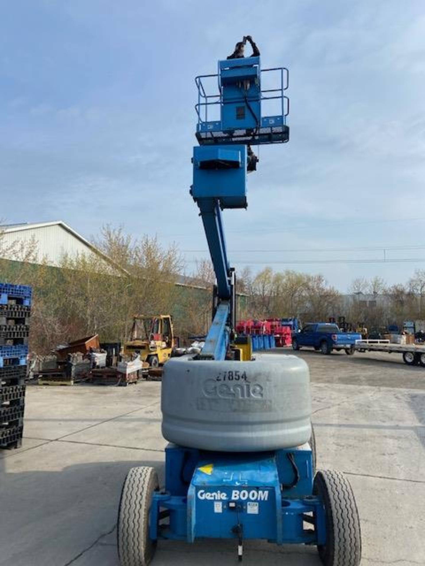FREE CUSTOMS MINT 2006 Genie Zoom Boom Articulating Lift model Z45/25 45' height Electric LOW HOURS - Image 3 of 4