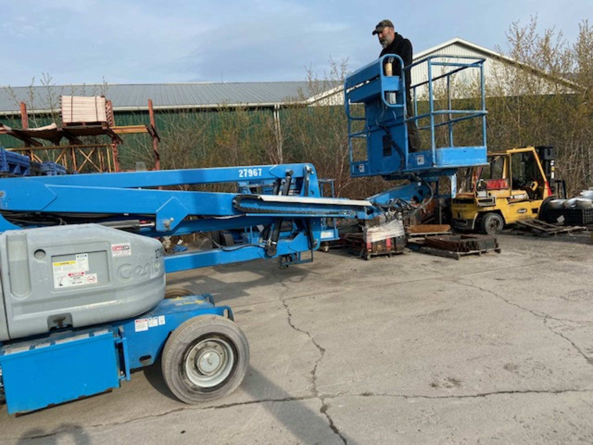 FREE CUSTOMS MINT 2006 Genie Zoom Boom Articulating Lift model Z45/25 45' height Electric LOW HOURS - Image 6 of 6