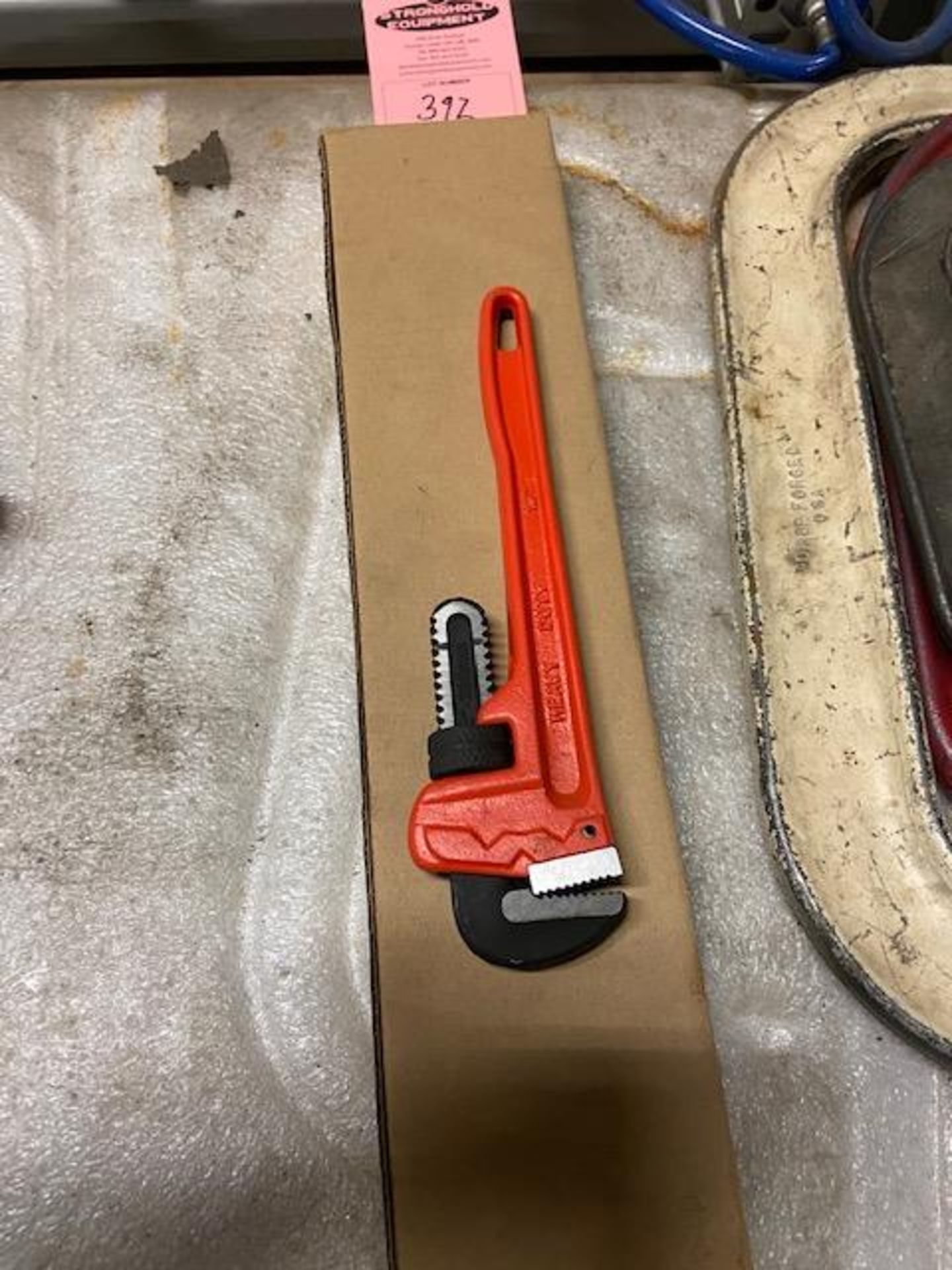 Lot of 2 (2 units) Pipe Wrenches 10" and 20"