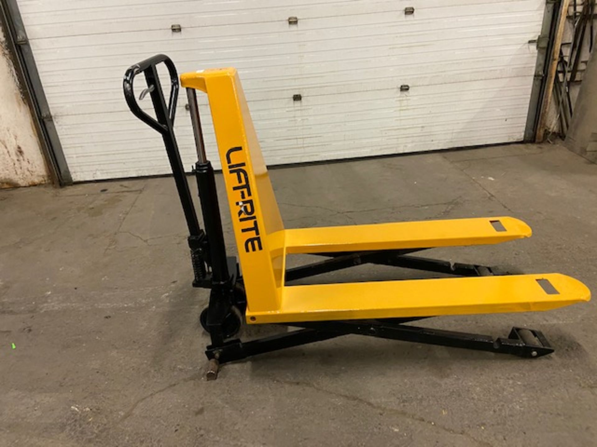 Lift-Rite Hydraulic Pump Cart with 30" Lift height MINT