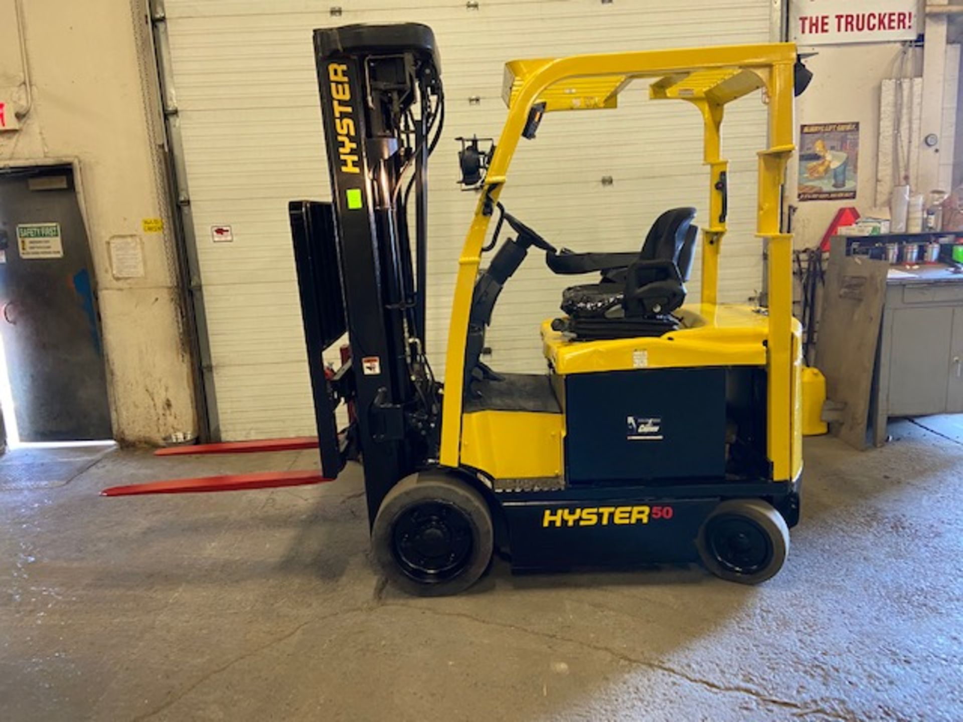 FREE CUSTOMS - 2013 Hyster 5000lbs Capacity Forklift Electric with 4-stage mast with sideshift