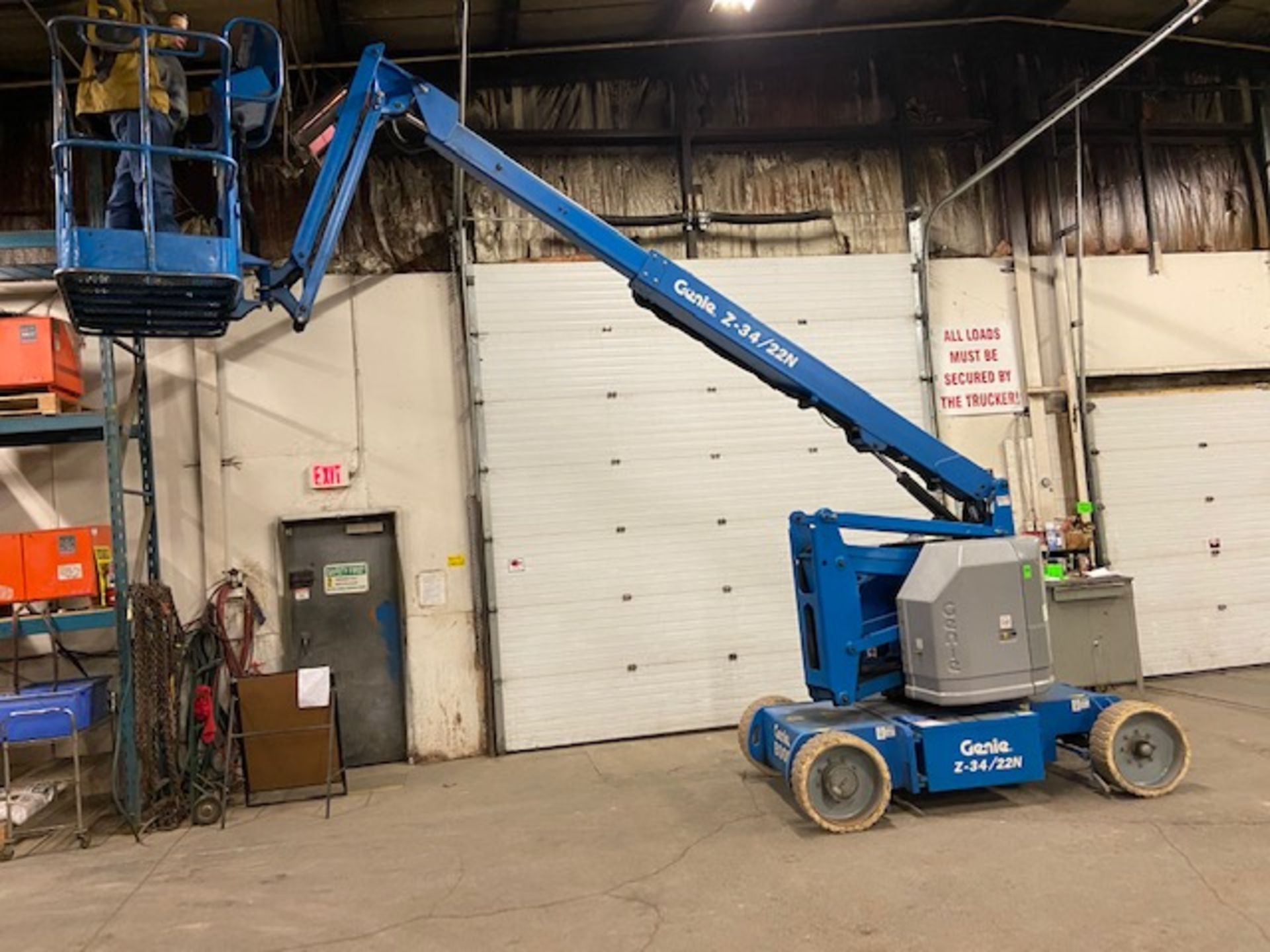 MINT 2005 Genie Boom Lift model Z-34/22N with 34' high with LOW hours ELECTRIC - Image 3 of 4