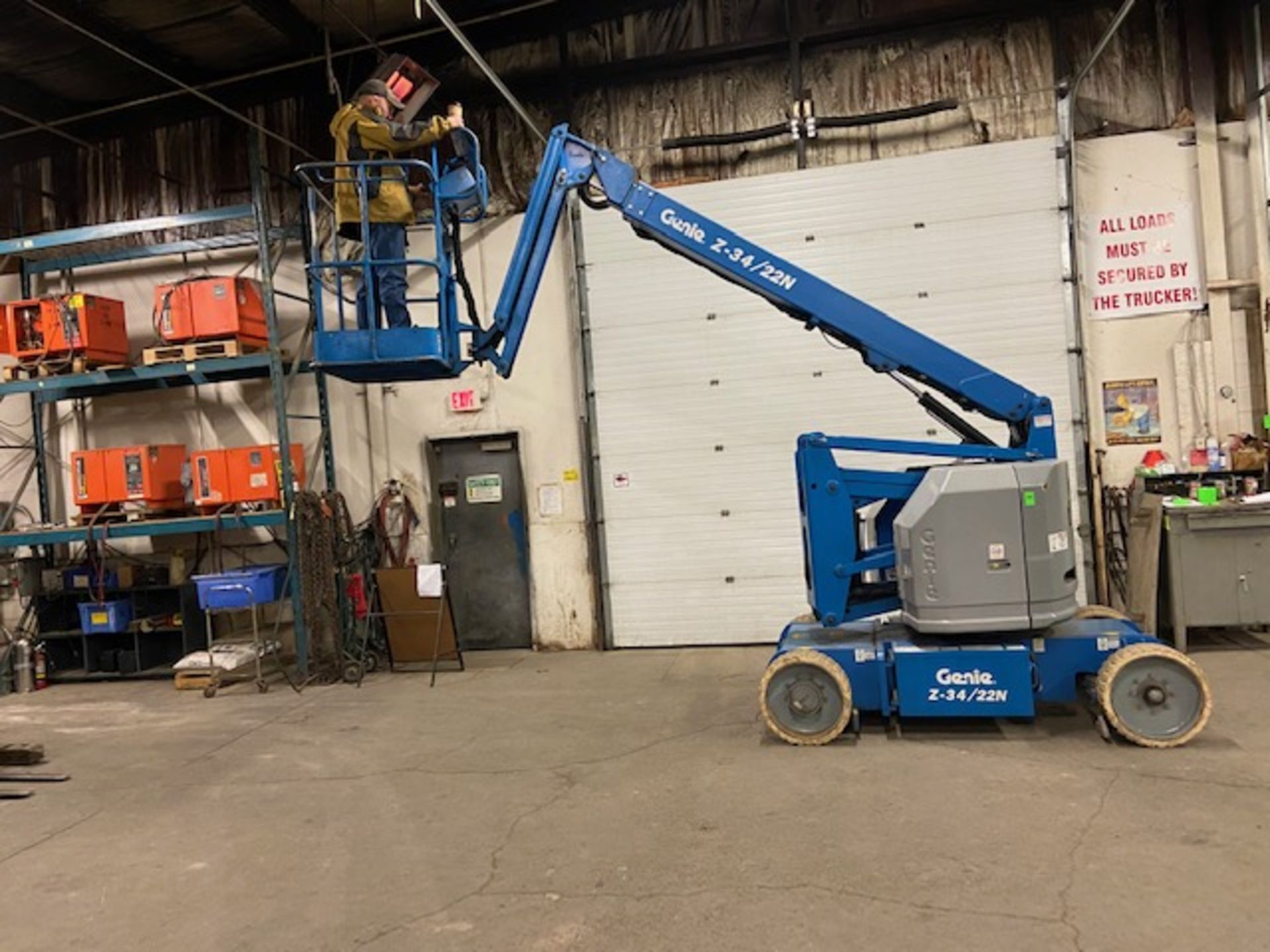 MINT 2005 Genie Boom Lift model Z-34/22N with 34' high with LOW hours ELECTRIC