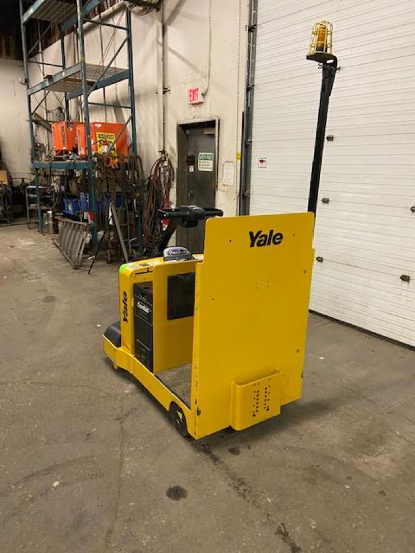 2016 Yale Ride On Tow Tractor - Tugger / Personal Carrier Electric 24V - Image 4 of 4