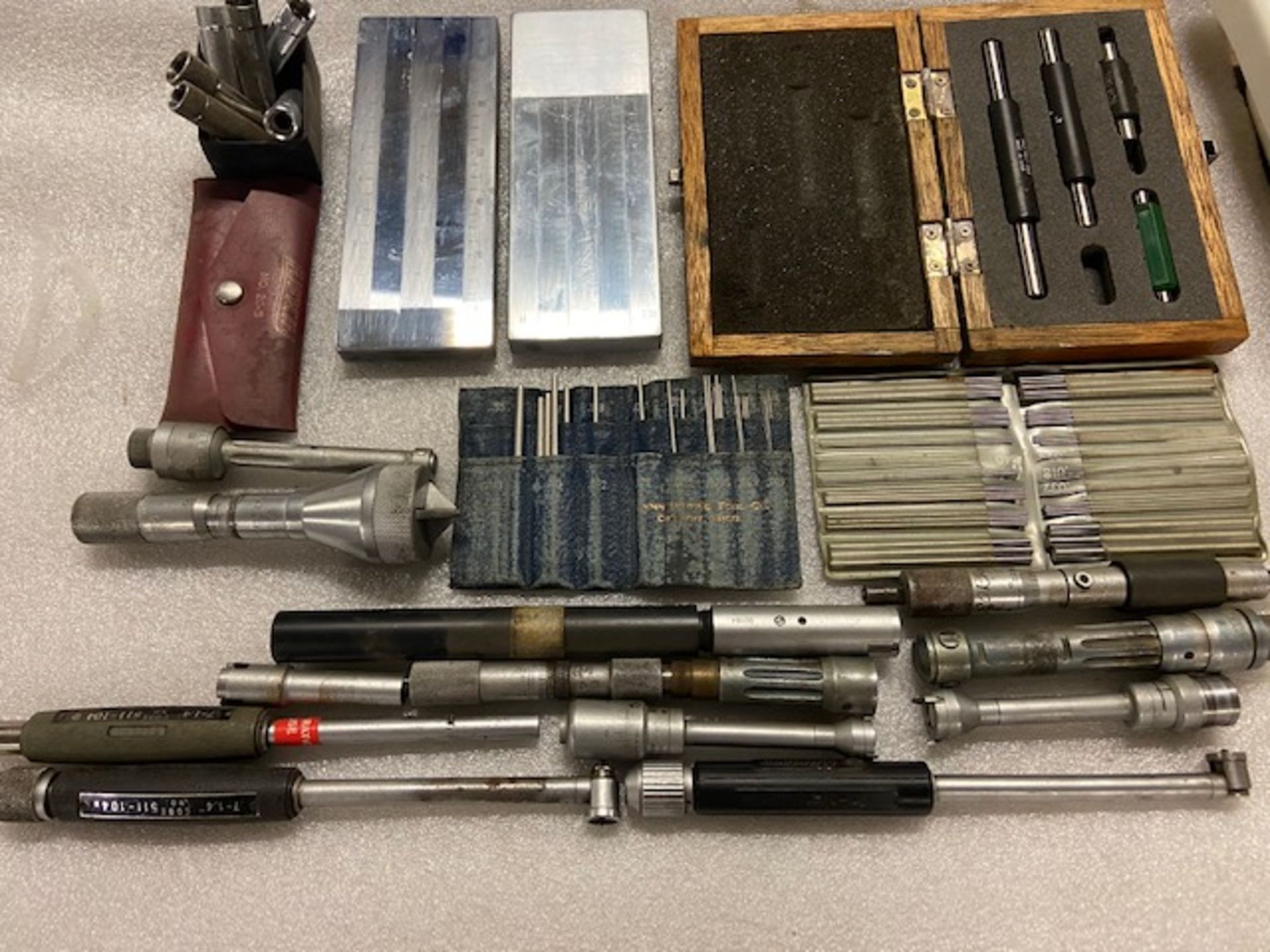 Large Lot of Mitutoyo and more Inspection Precision Equipment - Bore micrometers, standard