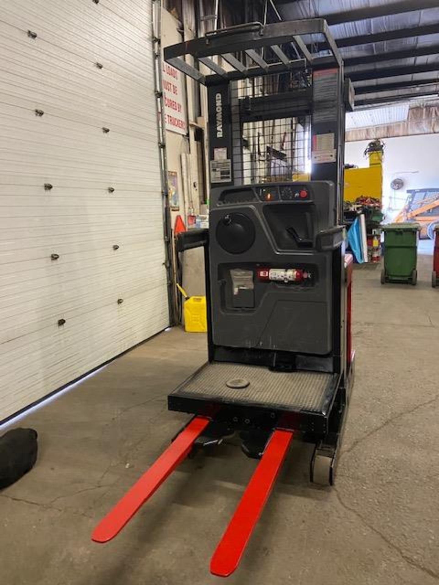 FREE CUSTOMS - 2008 Raymond Order Picker Electric Powered Pallet Cart Lifter with low hours