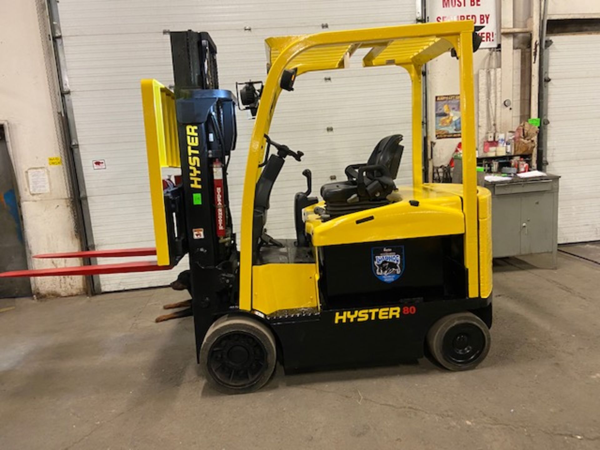 FREE CUSTOMS - 2014 Hyster 8000lbs Capacity Forklift Electric with sideshift and 3 stage mast