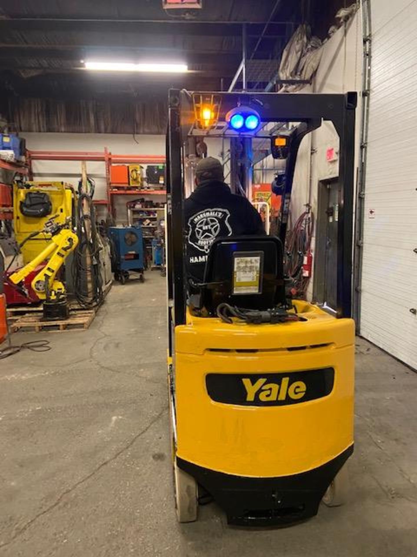 FREE CUSTOMS - 2014 Yale 3500lbs Capacity Forklift Electric with sideshift & fork positioner & 3- - Image 3 of 3