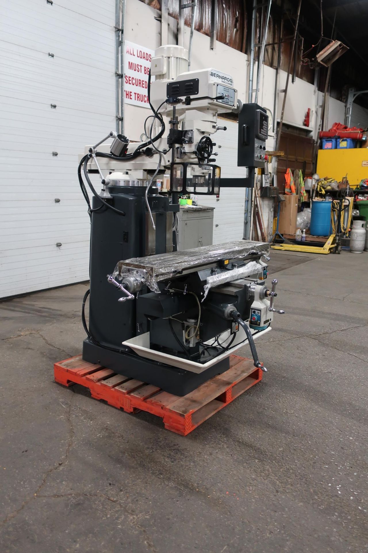 Bernardo MINT / UNUSED Milling Machine with Full Power Feed Table on ALL AXIS (X, Y and Z) with - Image 3 of 3
