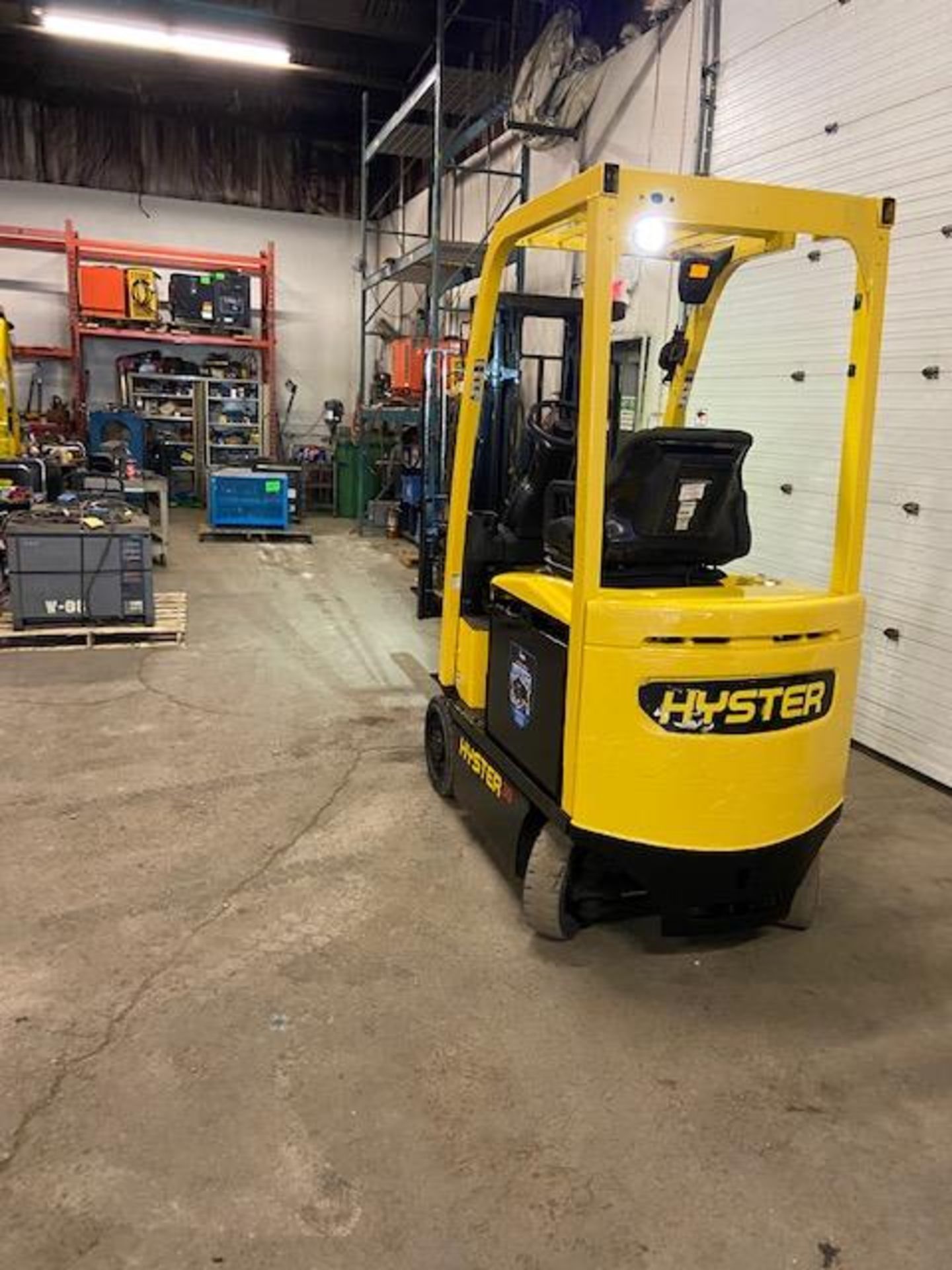 FREE CUSTOMS - 2015 Hyster 3000lbs Capacity Forklift Electric with 3-STAGE MAST with sideshift - Image 3 of 3