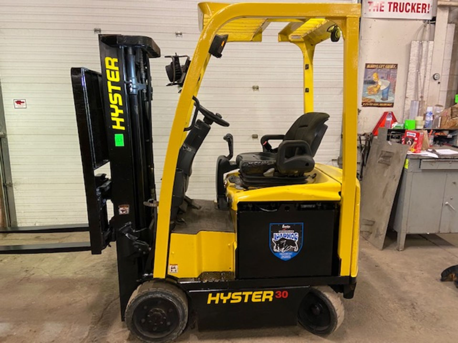 FREE CUSTOMS - 2015 Hyster 3000lbs Capacity Forklift Electric with 3-STAGE MAST with sideshift