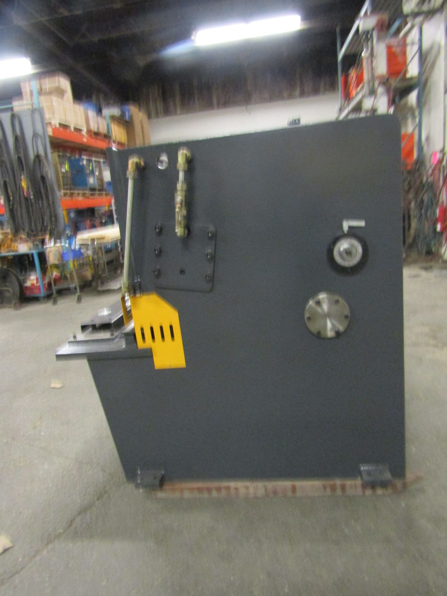 Bernardo Hydraulic Shear 1/4" max capacity 98" width - 480/575V 3 phase MINT UNUSED UNIT complete - Image 5 of 5