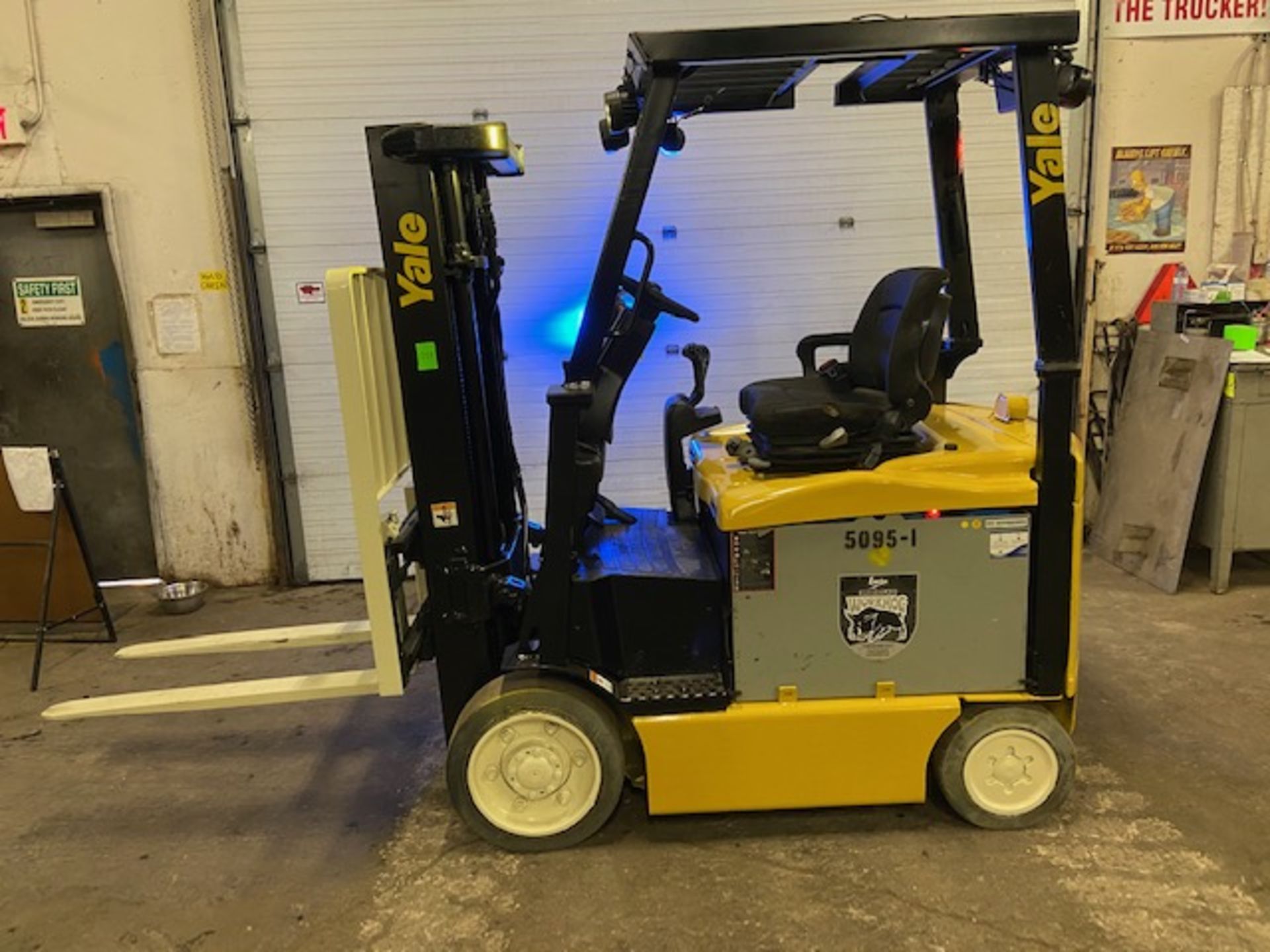 FREE CUSTOMS - 2009 Yale 5000lbs Capacity Forklift Electric with 3-STAGE MAST with sideshift