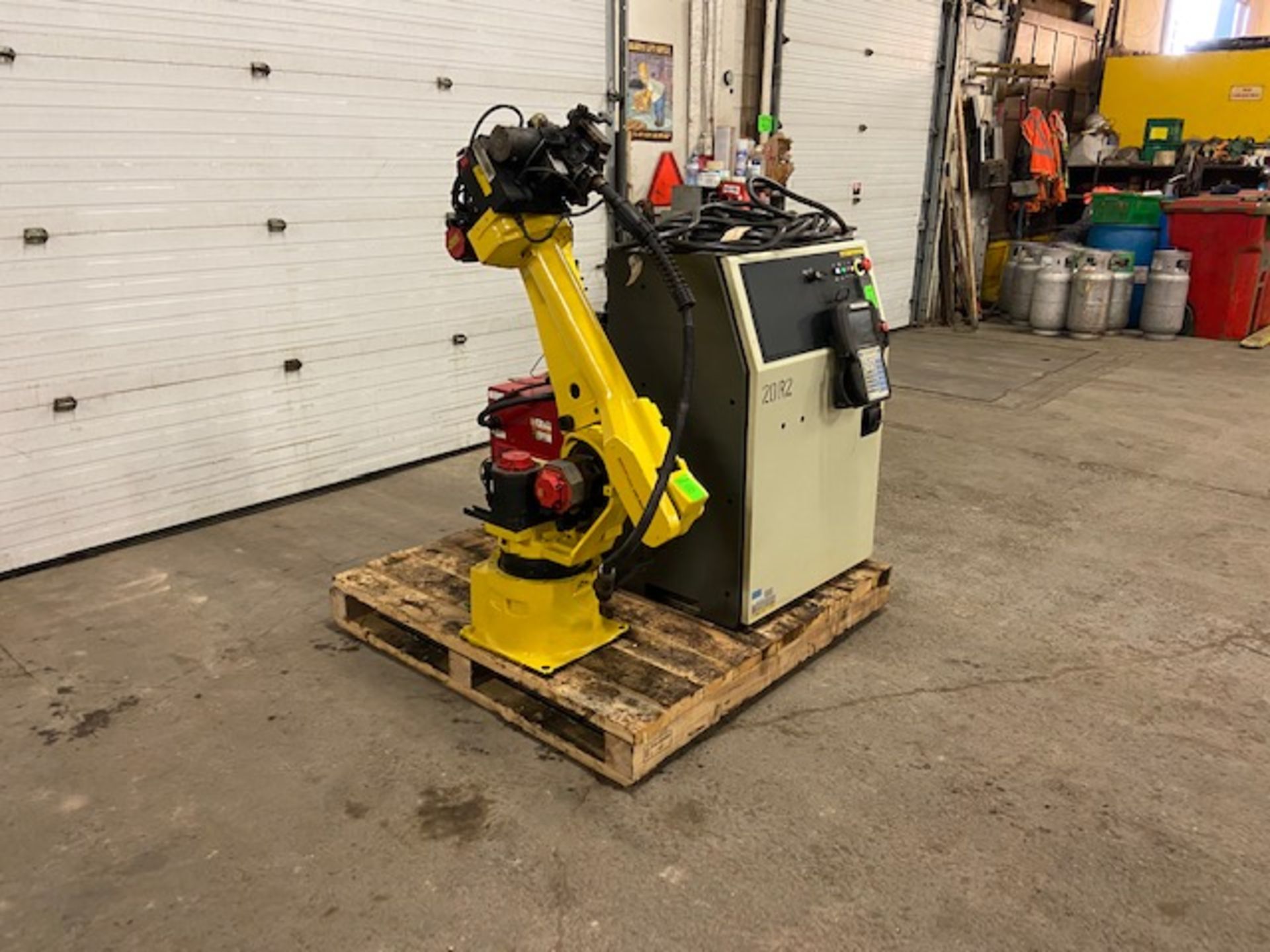 2008 Fanuc Arcmate 120iB / 10L Welding Robot with System FULLY TESTED with R30iA Controller, teach