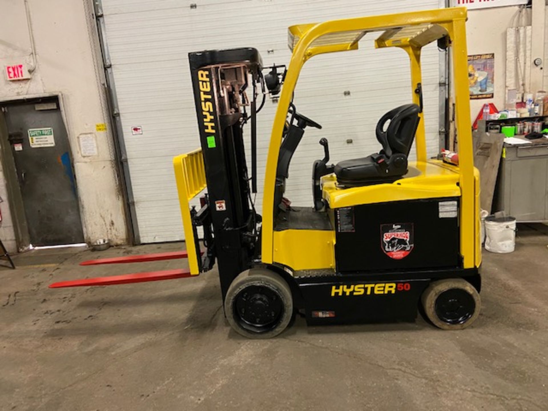 FREE CUSTOMS - 2014 Hyster 5000lbs Capacity Forklift Electric with 4-STAGE MAST with sideshift &