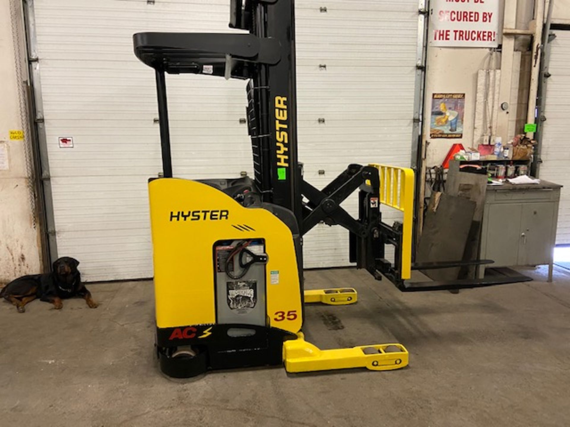 FREE CUSTOMS - 2012 Hyster Reach Truck Pallet Lifter REACH TRUCK electric 3500lbs with sideshift 3-