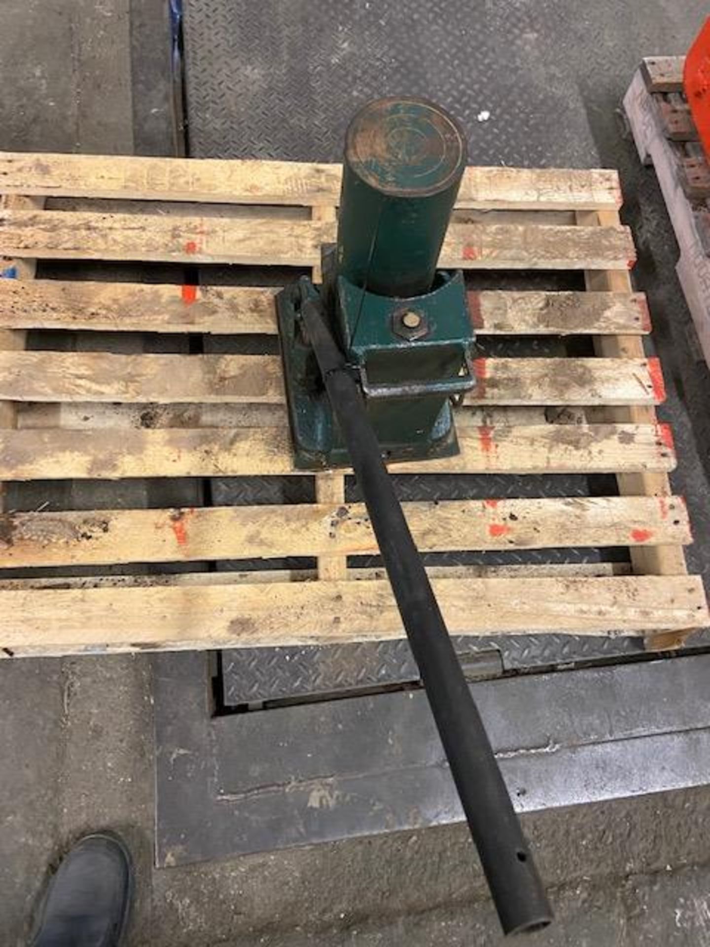Simplex 25 Ton Toe Jack hydraulic cylinder Roll-To unit - Image 2 of 2