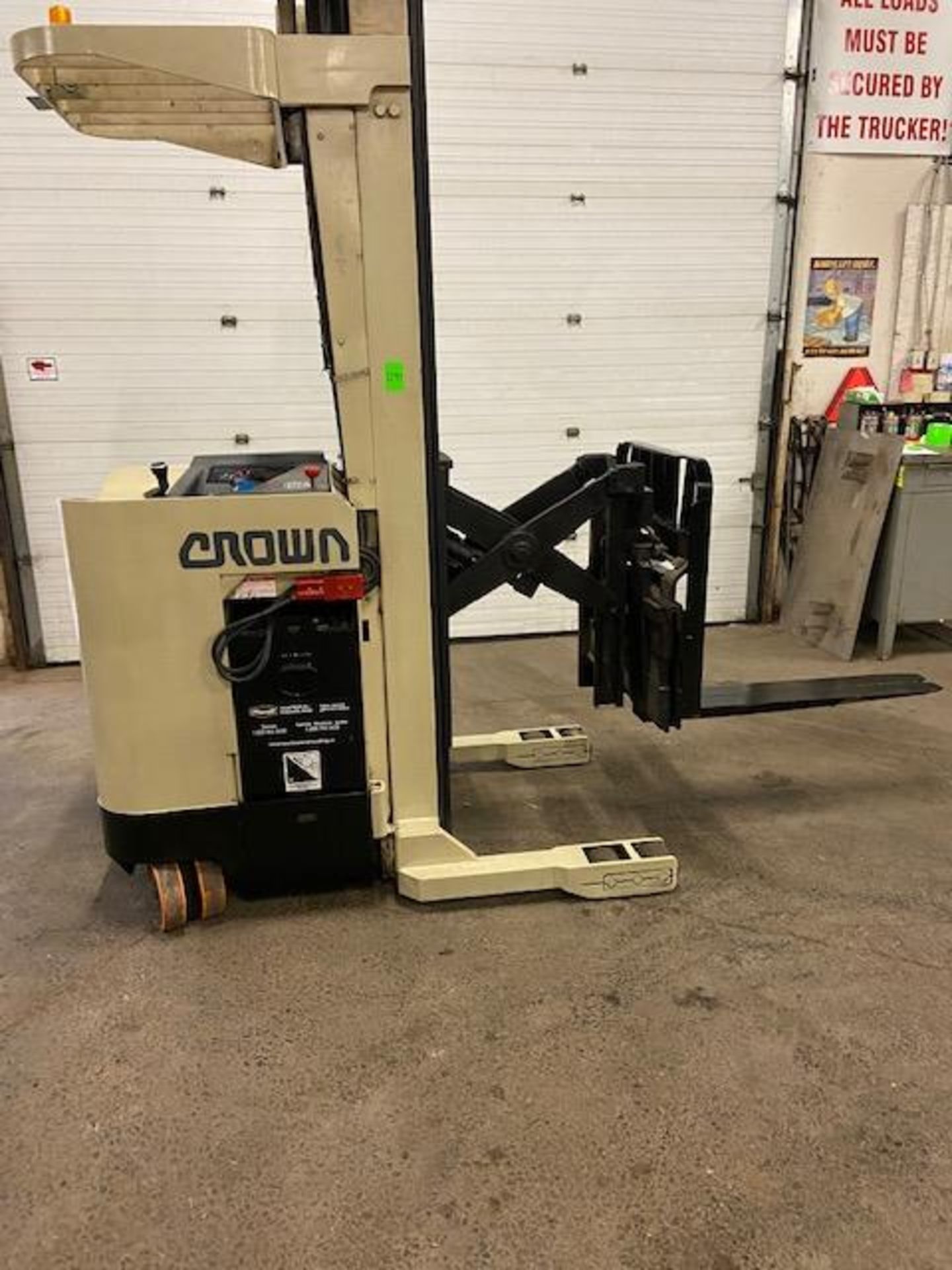 FREE CUSTOMS - Crown Reach Truck Pallet Lifter REACH TRUCK electric 3500lbs with sideshift