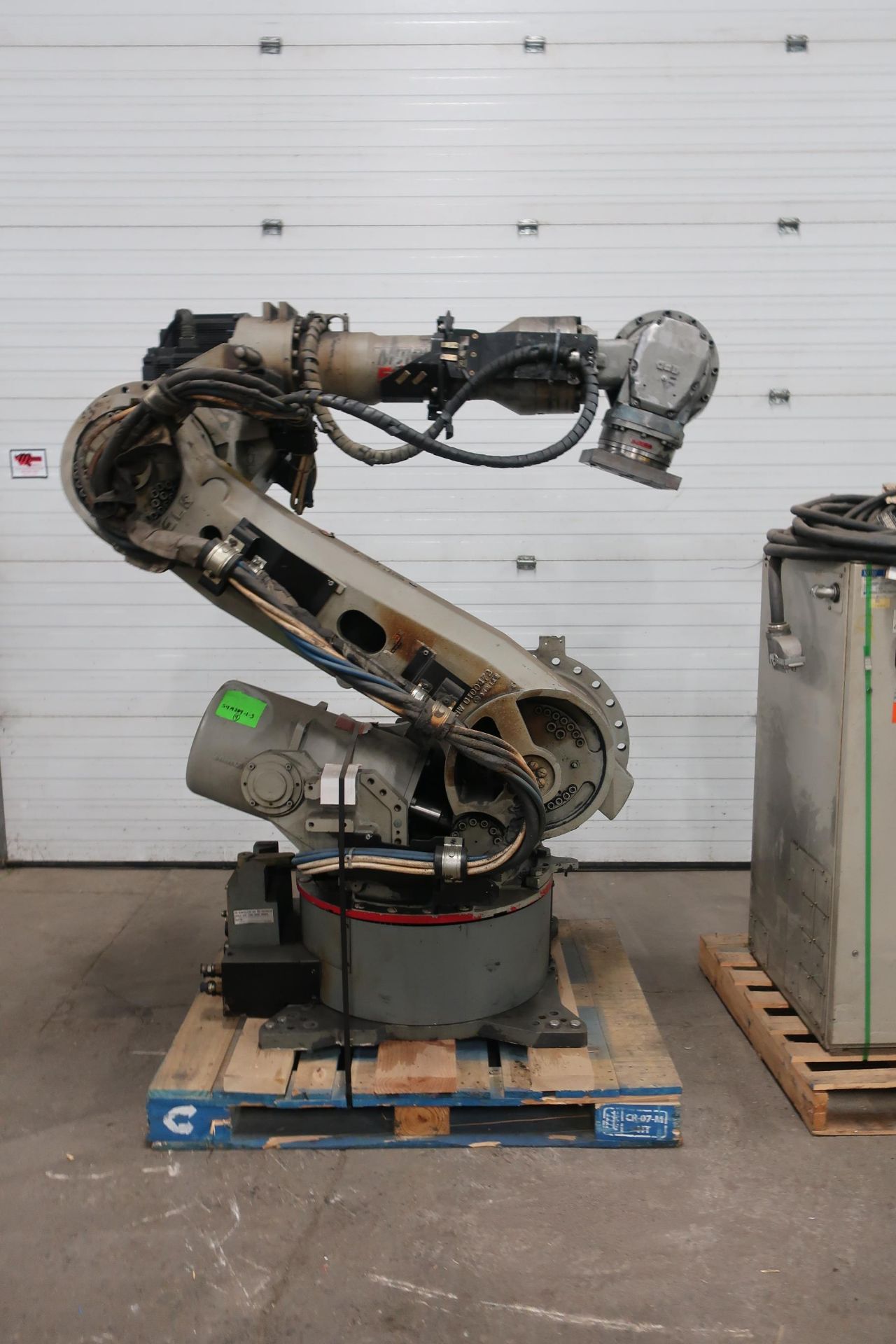2008 Motoman ES200N Robot 200kg Capacity with Controller COMPLETE with Teach Pendant, Cables, LOW - Image 3 of 3
