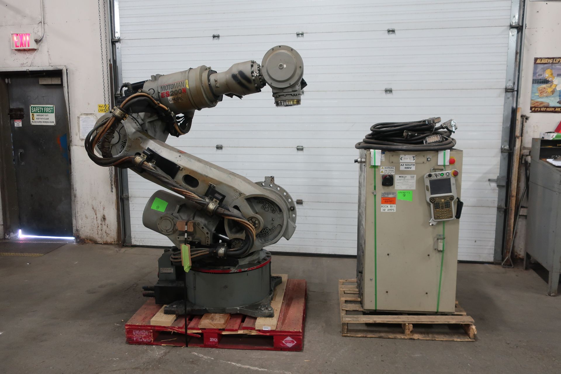 2008 Motoman ES200N Robot 200kg Capacity with Controller COMPLETE with Teach Pendant, Cables, LOW