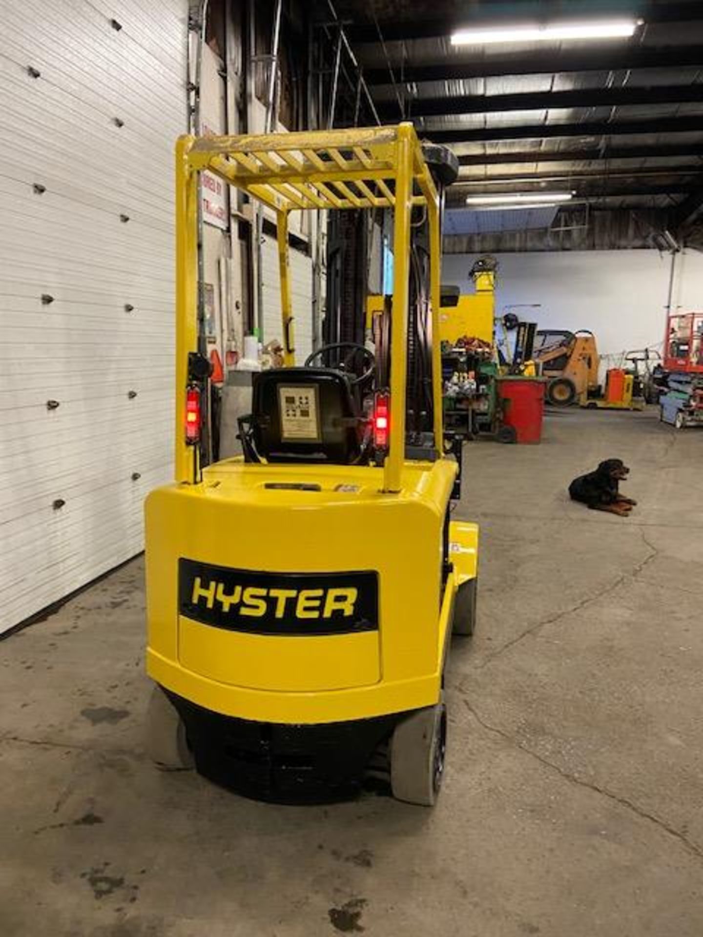 FREE CUSTOMS - Hyster 6500lbs Capacity Forklift Electric with sideshift and 4-STAGE mast LOW HOURS - Image 3 of 3
