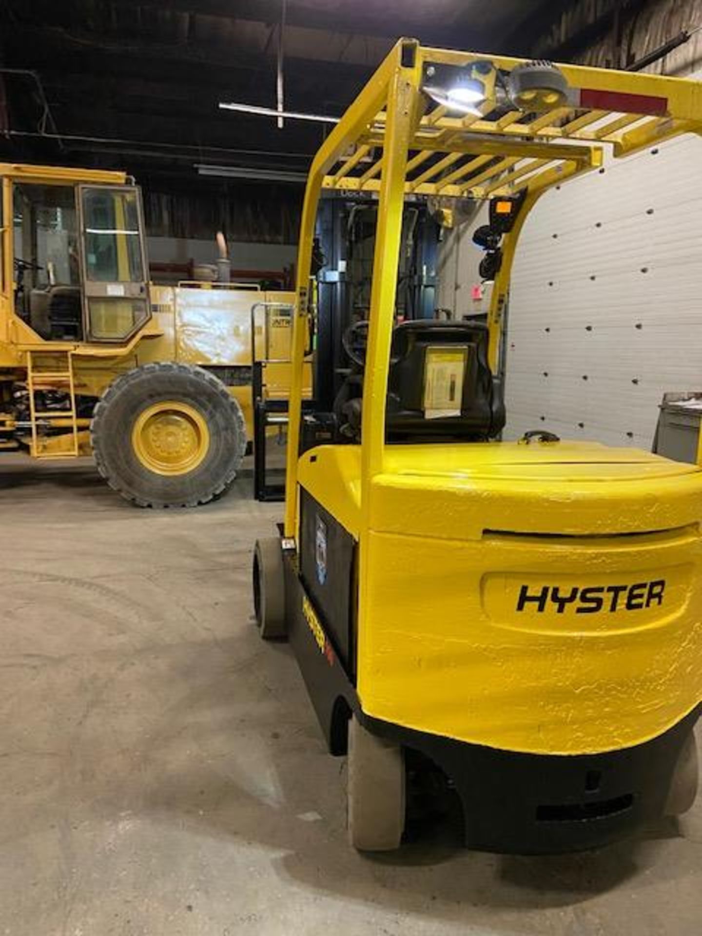 FREE CUSTOMS - 2014 Hyster 10000lbs Capacity Forklift Electric with sideshift and 3 stage mast & 54" - Image 3 of 3