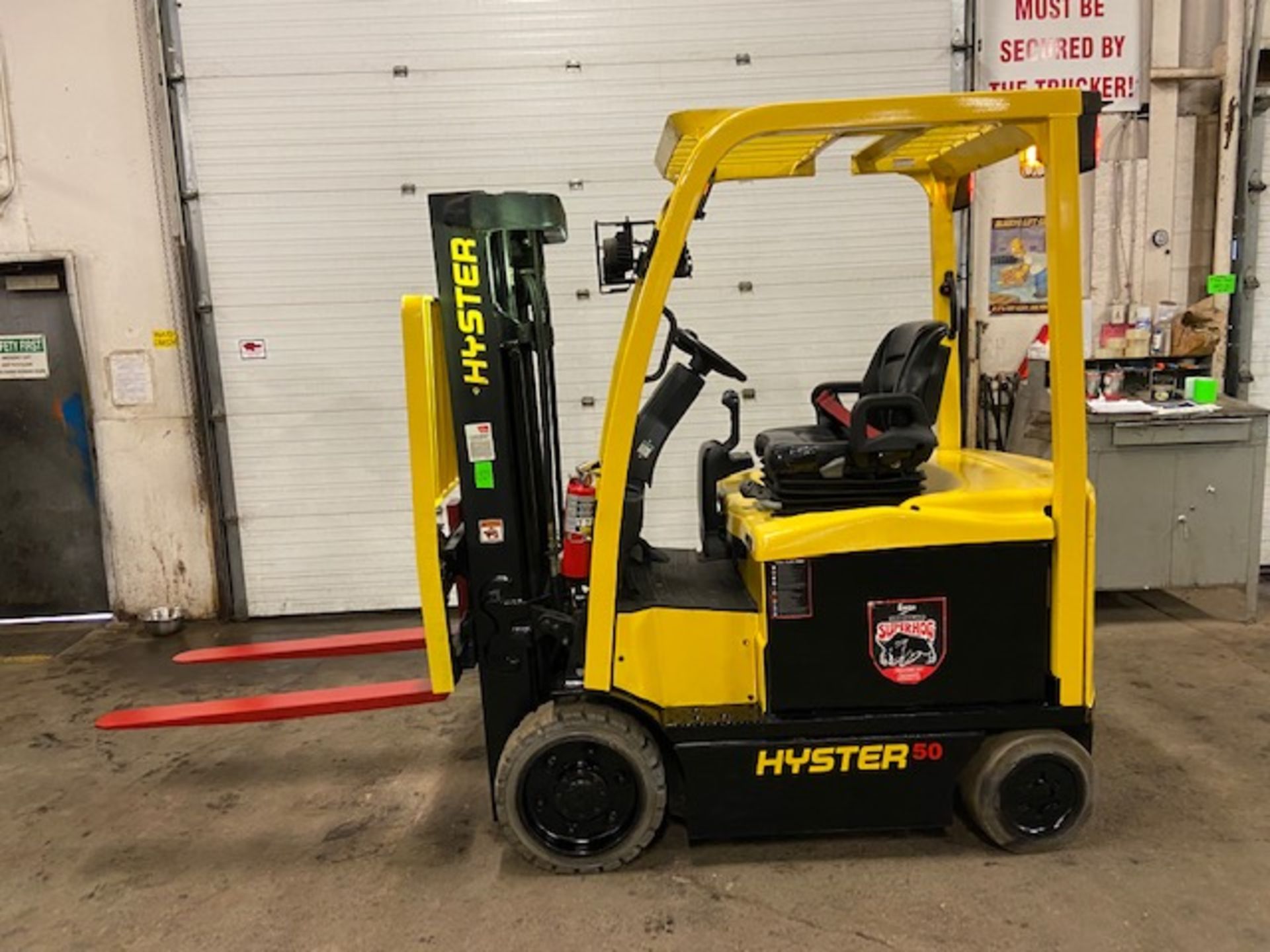 FREE CUSTOMS - 2016 Hyster 5000lbs Capacity Forklift SAFETY INTO 2021 Electric with 3-STAGE MAST