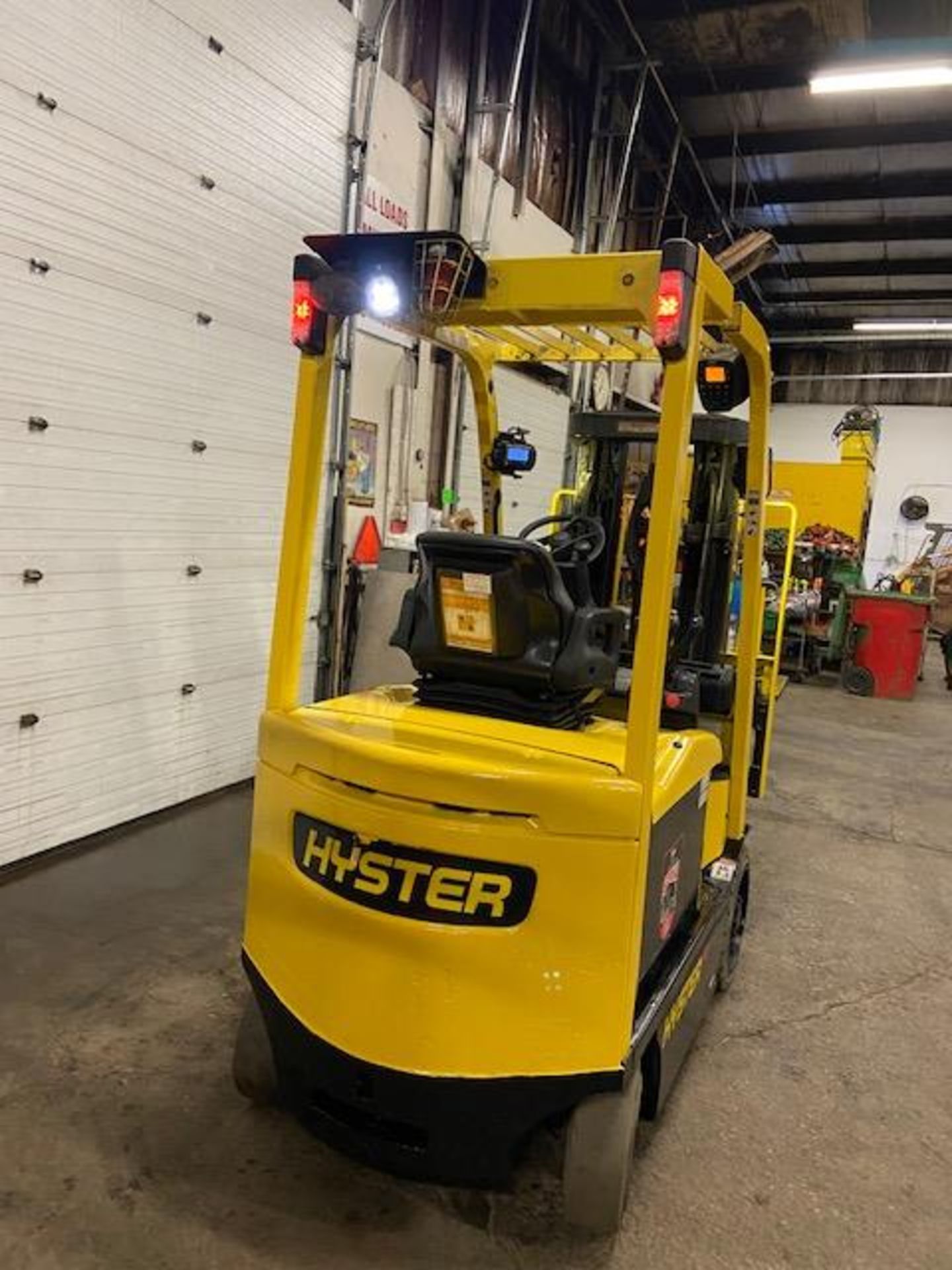 FREE CUSTOMS - 2016 Hyster 5000lbs Capacity Forklift SAFETY INTO 2021 Electric with 3-STAGE MAST - Image 3 of 3