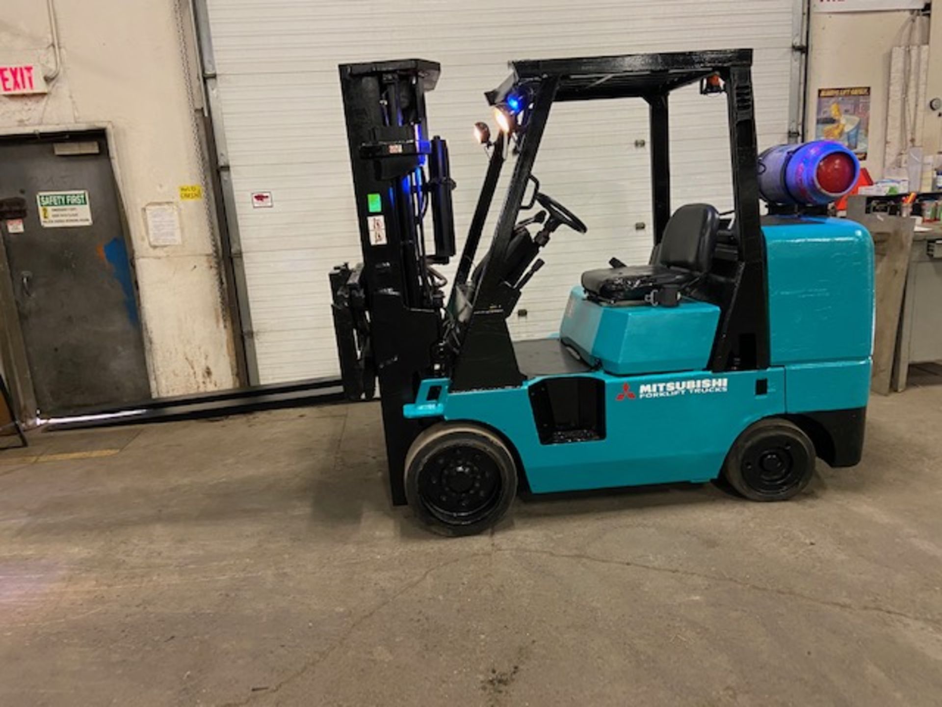 FREE CUSTOMS - Mitsubishi 10000lbs capacity LPG (propane) Forklift with 3-stage mast and sideshift