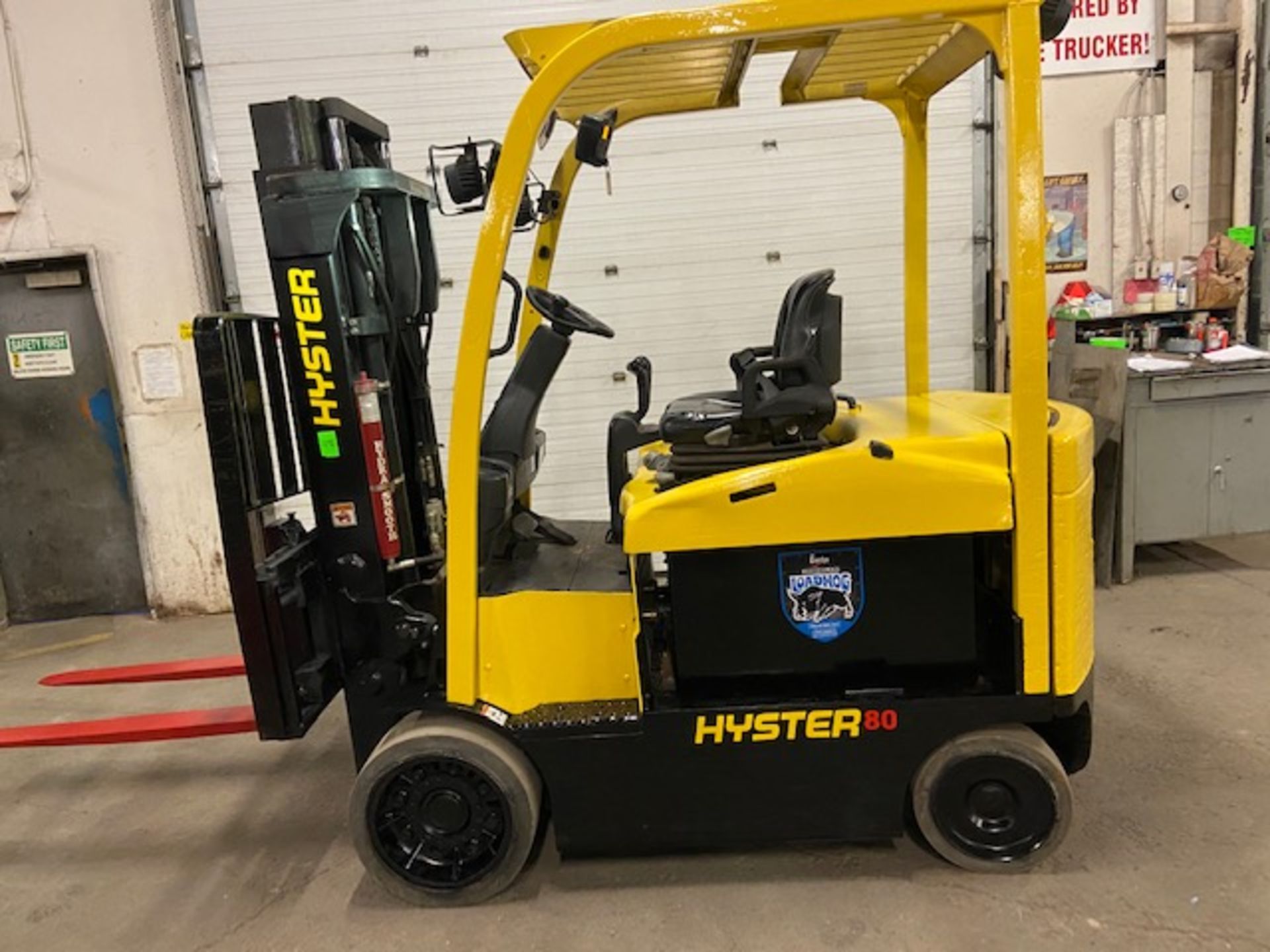 FREE CUSTOMS - 2014 Hyster 8000lbs Capacity Forklift Electric with sideshift and 3 stage mast