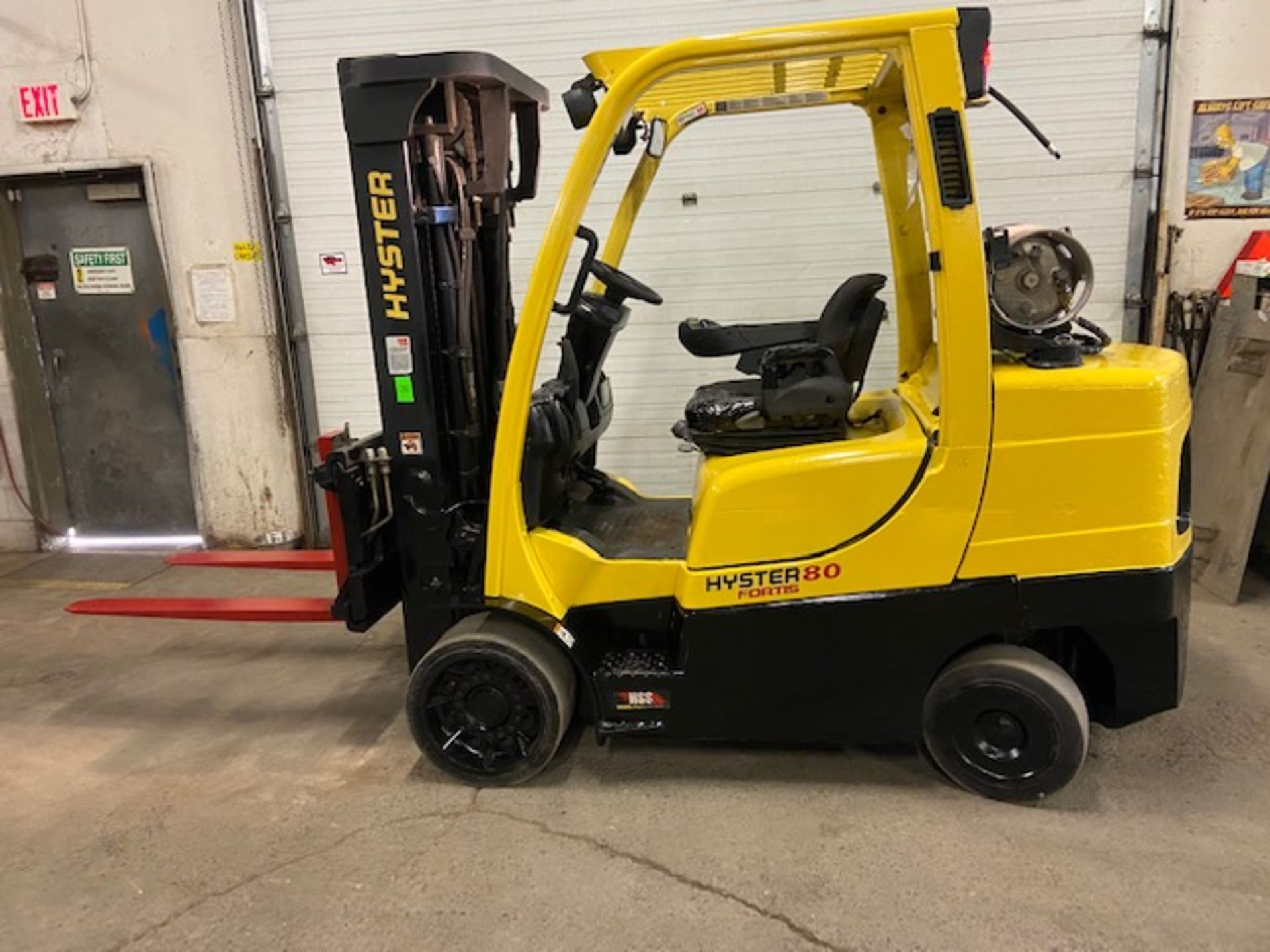 FREE CUSTOMS - 2014 Hyster 8000lbs Capacity Forklift LPG (Propane) with sideshift and 3 stage mast