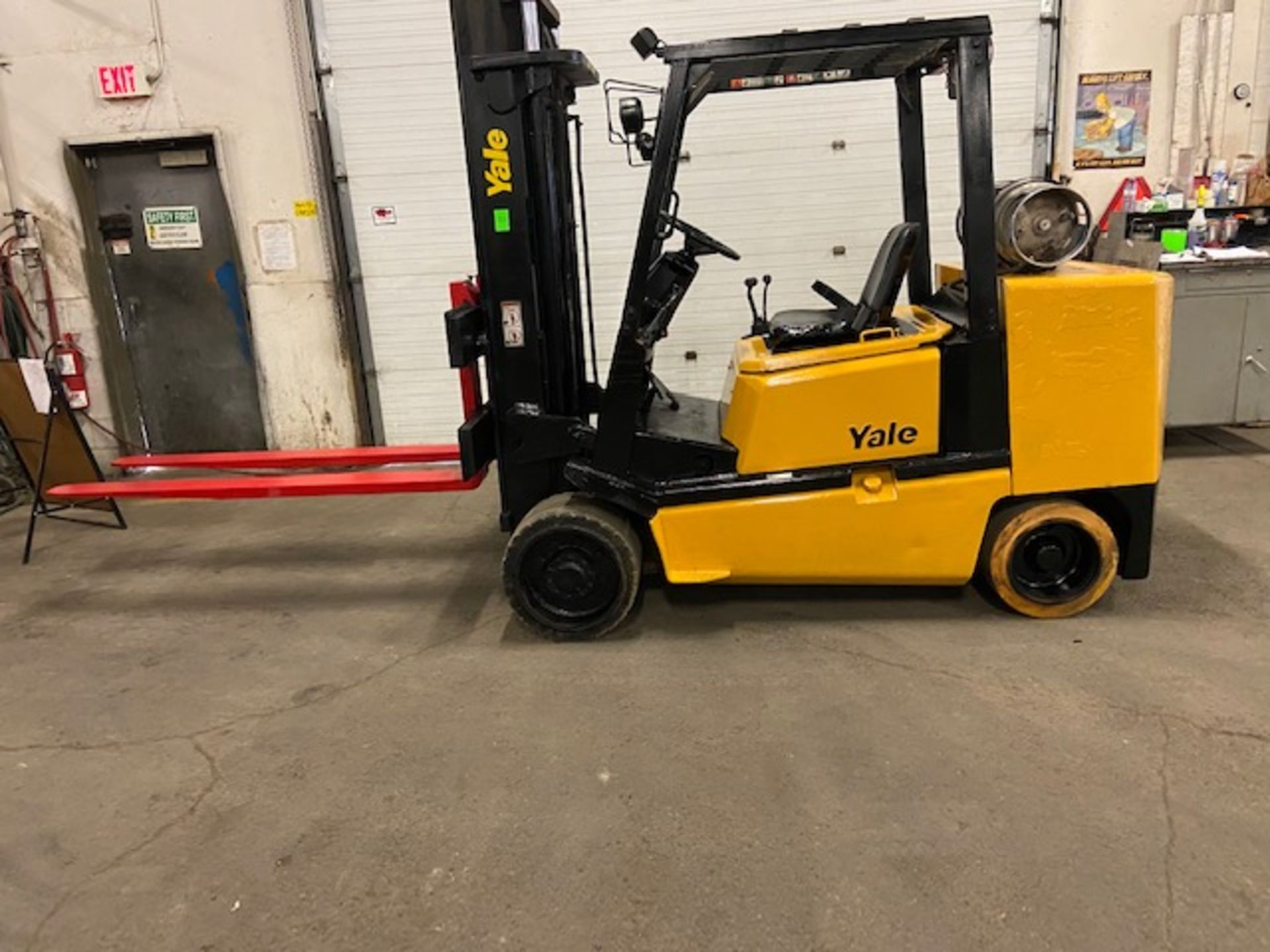 FREE CUSTOMS - Yale 10000lbs Forklift with 72" forks MINT UNIT LPG (propane) (no tank included)