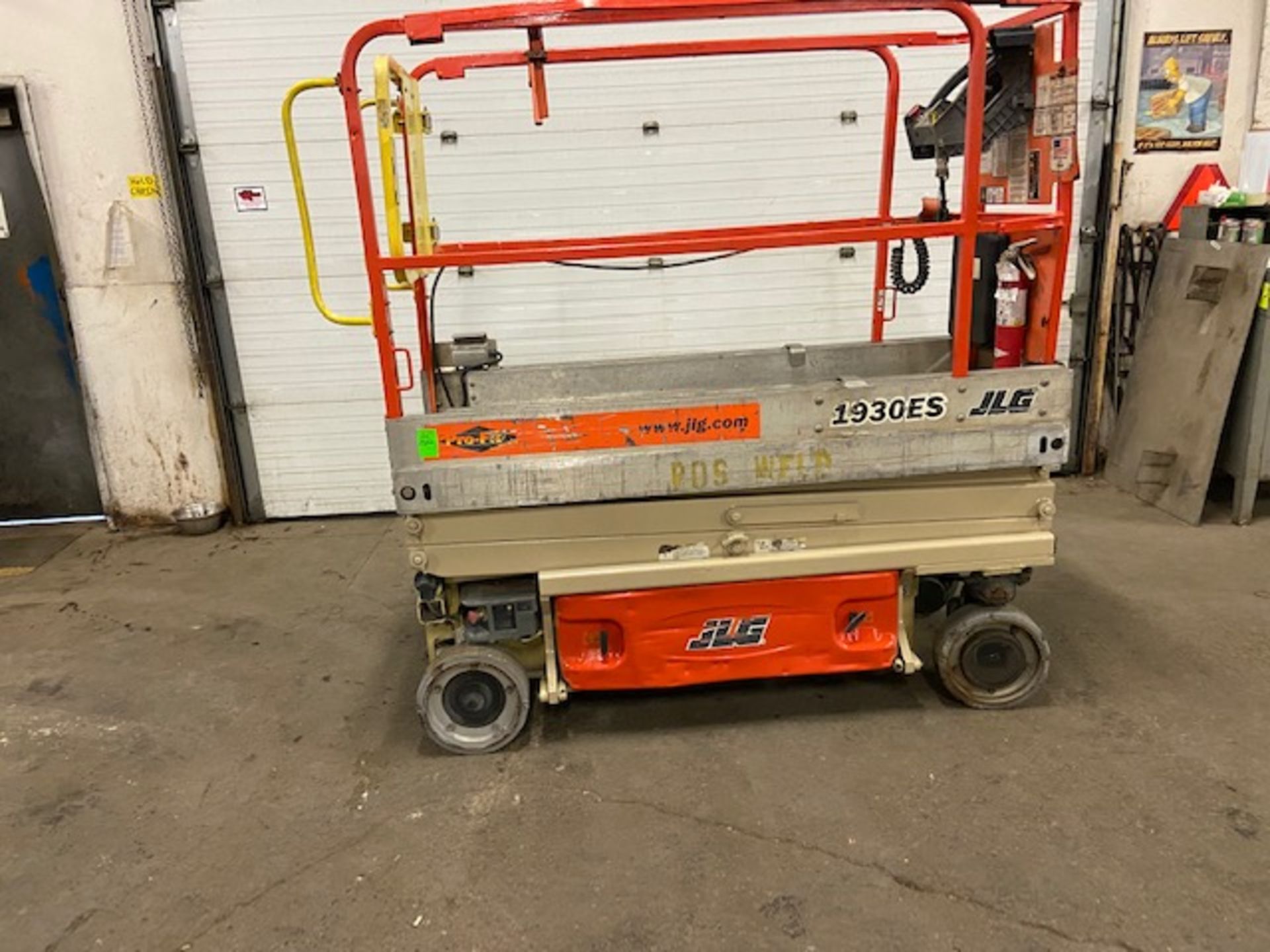 2010 JLG 1930 ES Electric Motorized Scissor Lift - with Extendable Platform Deck with pendant - Image 2 of 3