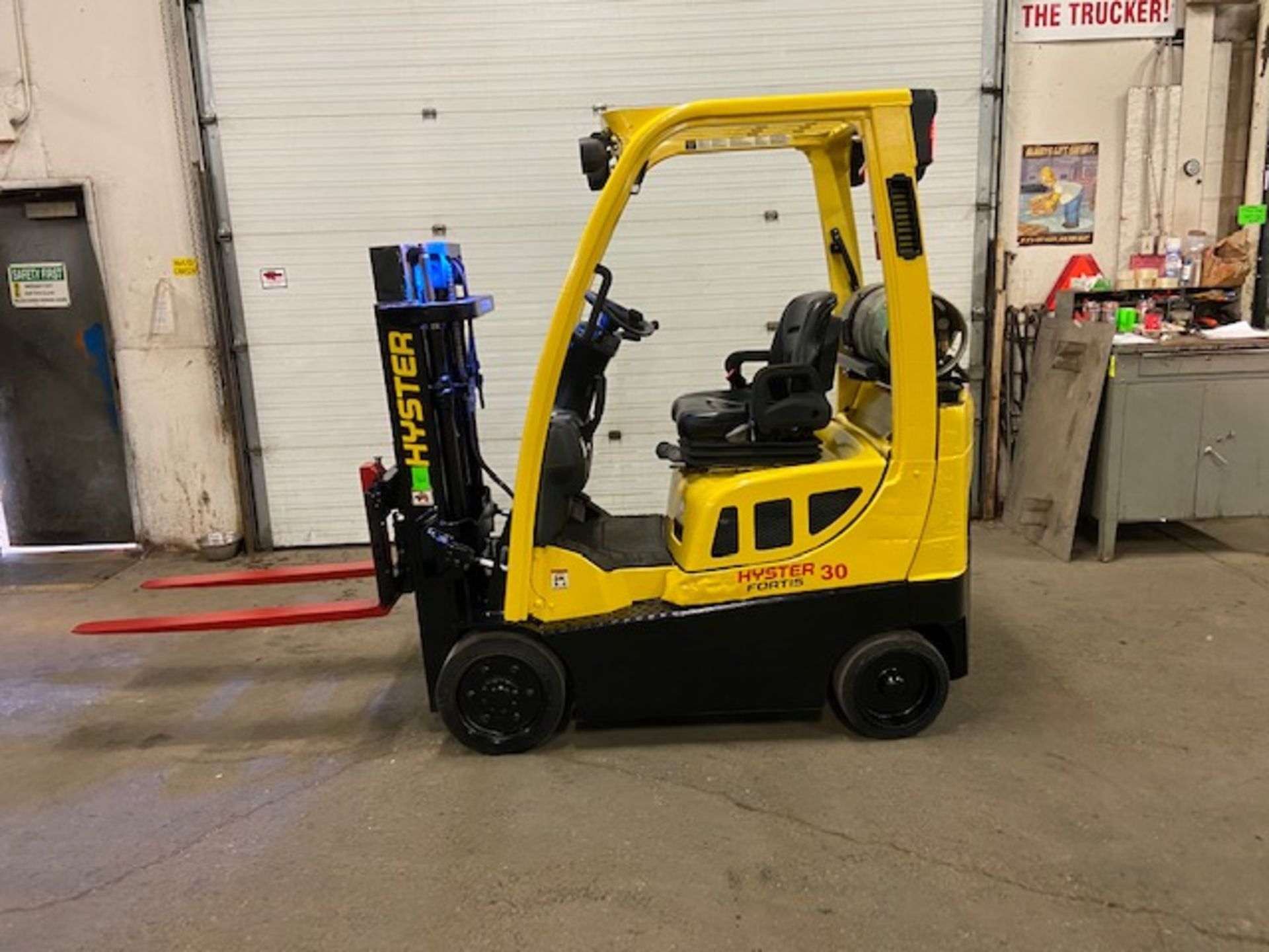 FREE CUSTOMS - 2015 Hyster 3000lbs Capacity Forklift LPG (propane) with sideshift (no propane tank