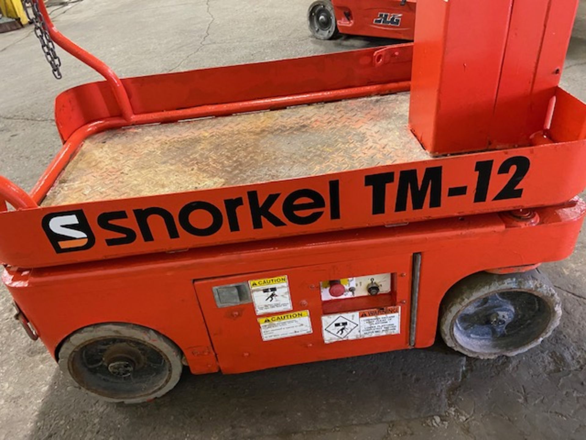 Snorkel Model TM12 Self-propelled Telescopic Working Platform Manlift lift unit 500lbs capacity - Image 2 of 3