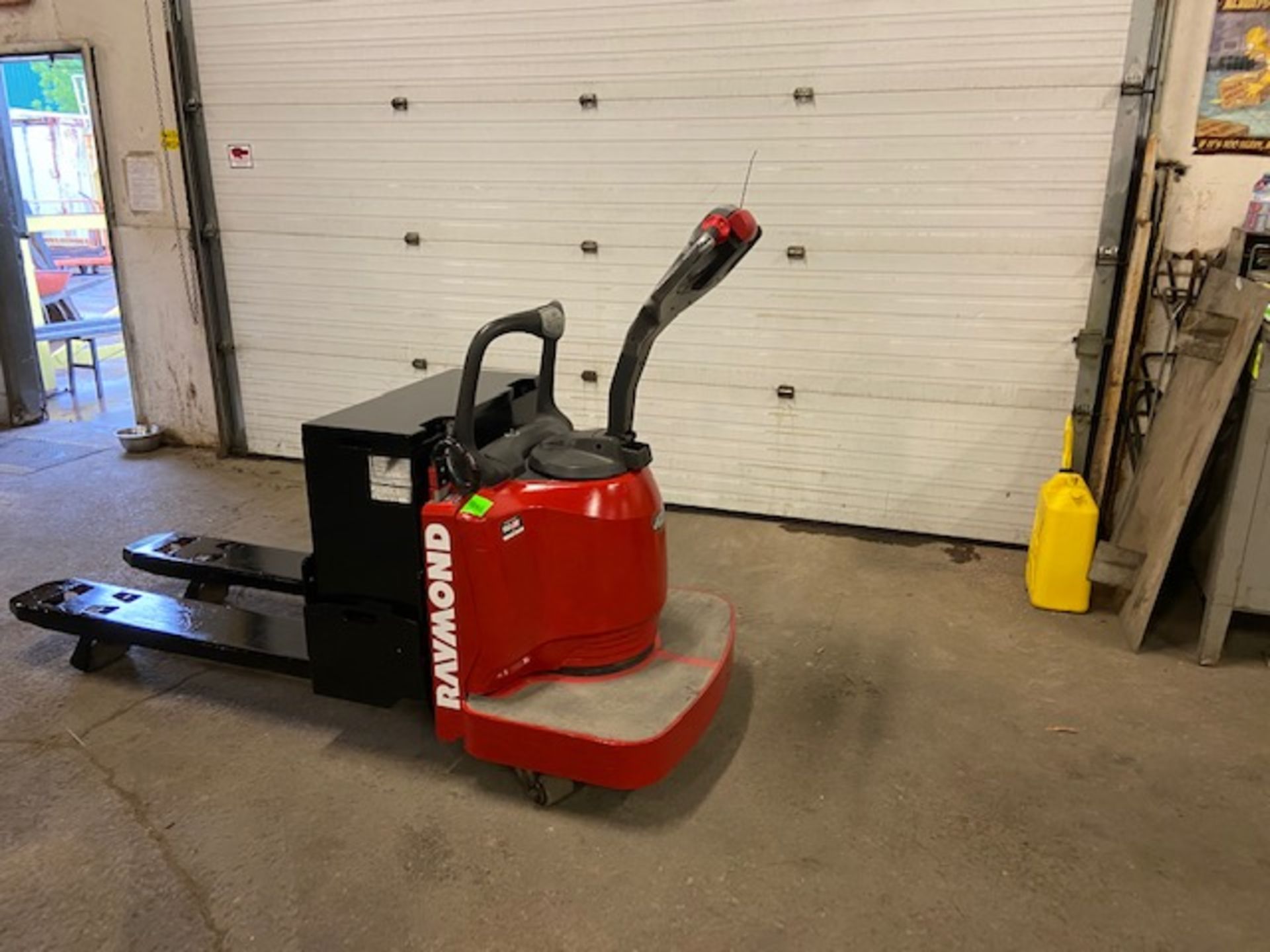 Raymond Electric Ride on Powered Pallet Cart Lift 6000lbs capacity 4' Long with LOW HOURS - Image 3 of 3