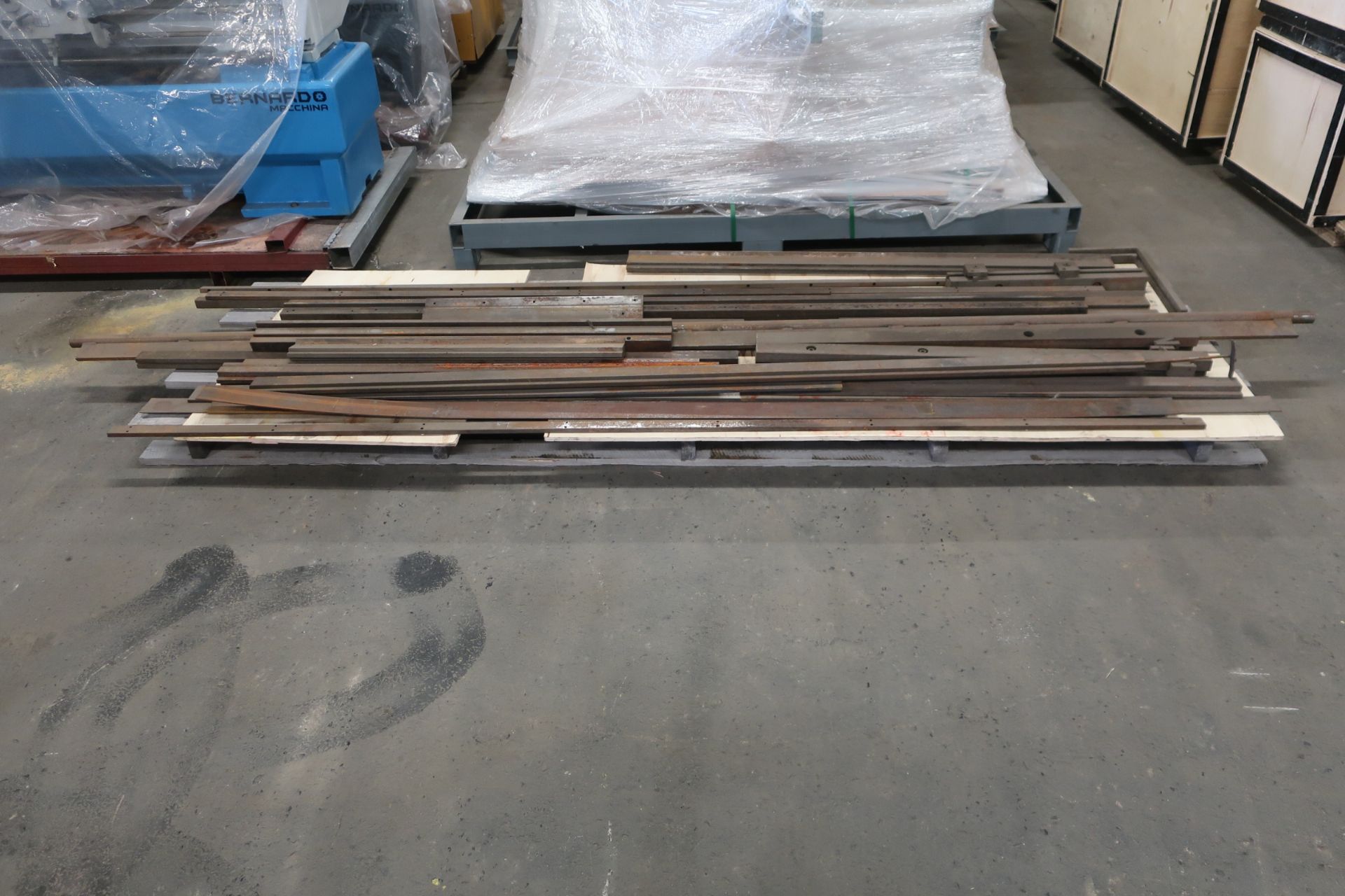 Lot of Press Brake Bending DIES - large lots of dies