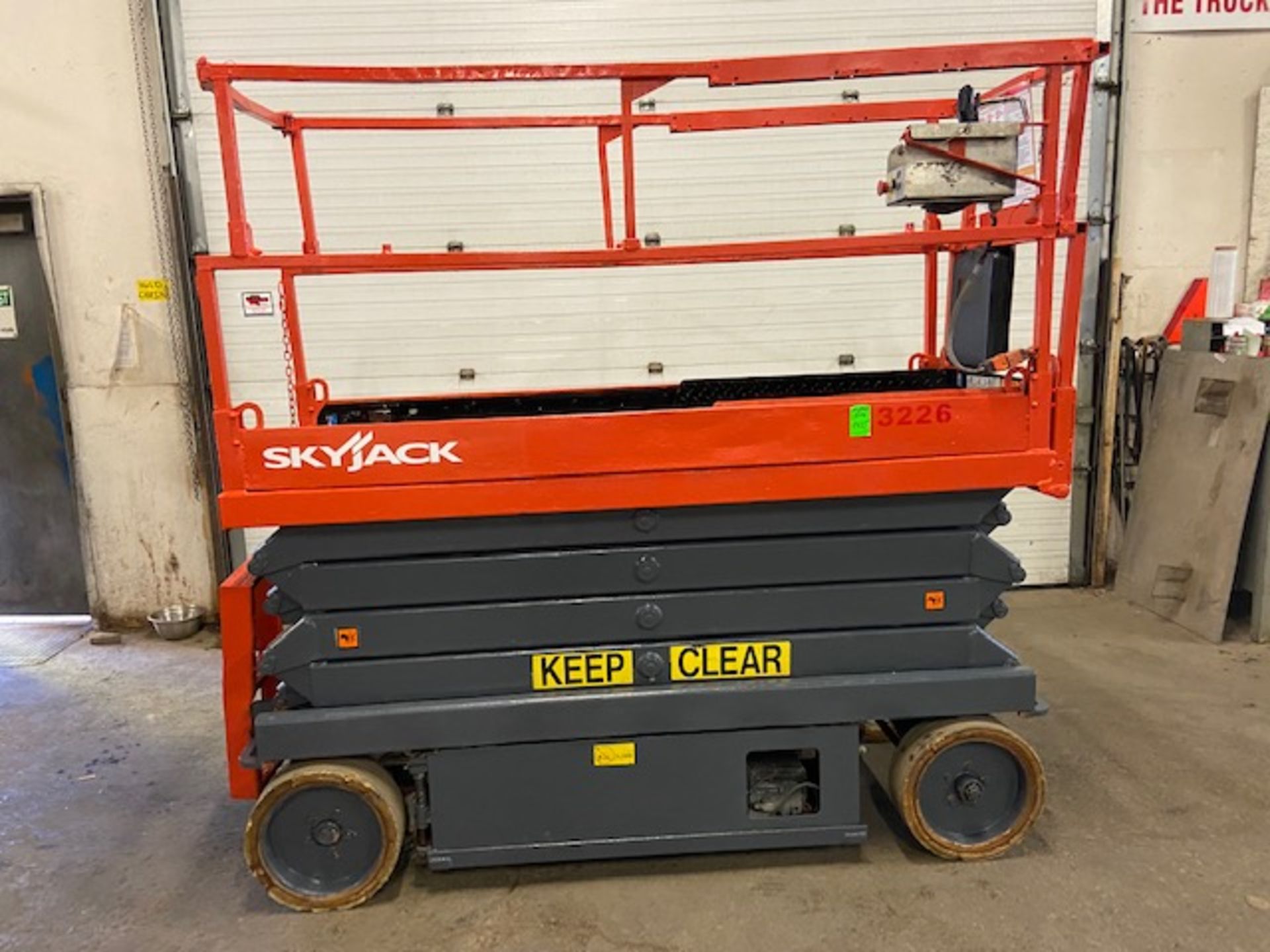 SkyJack III Electric Scissor Lift model 3226 - 26 feet lift, 32 inch width deck with pendant - Image 2 of 3