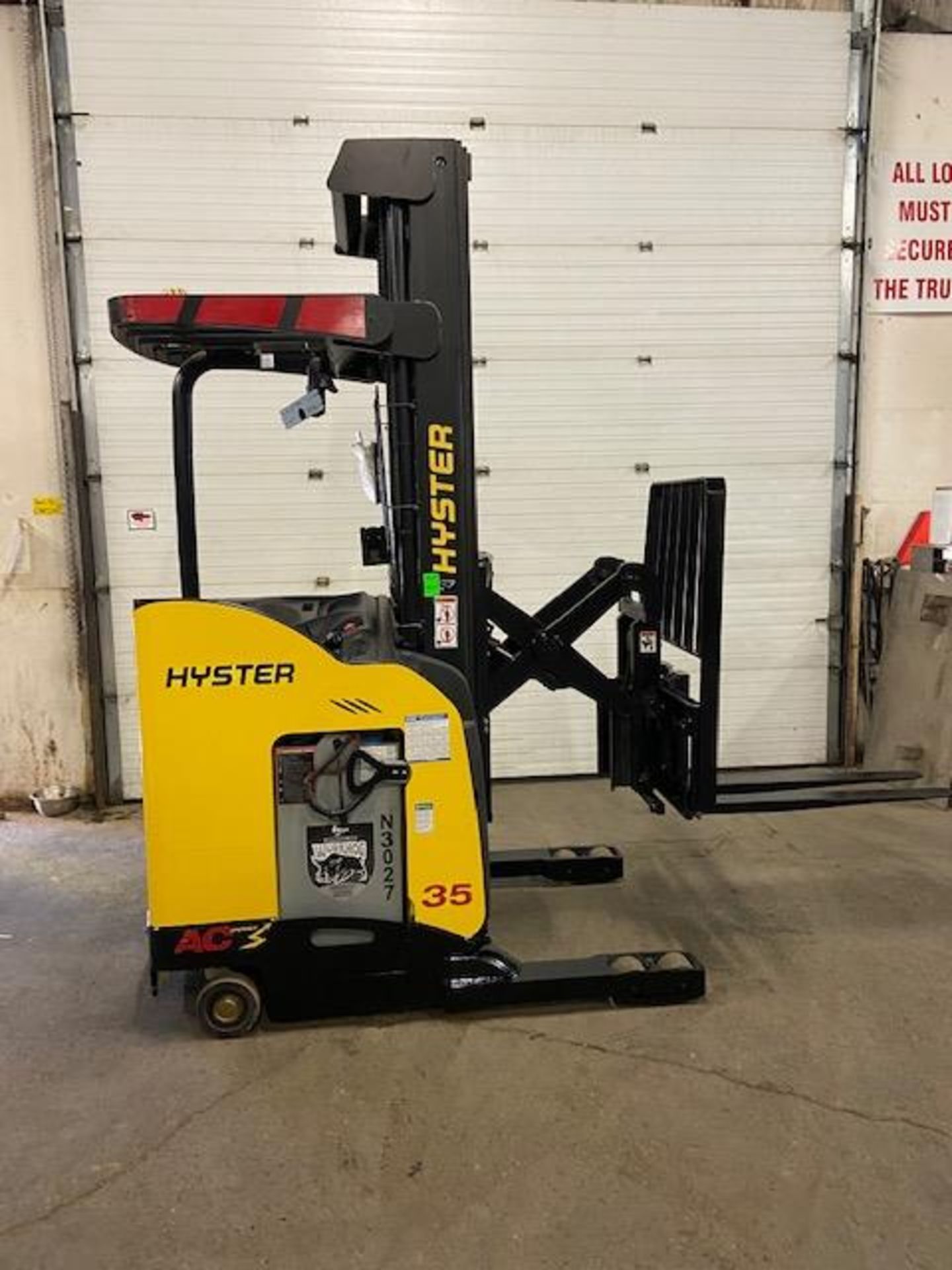 FREE CUSTOMS - 2013 Hyster Reach Truck Pallet Lifter REACH TRUCK electric 3500lbs with sideshift 3-