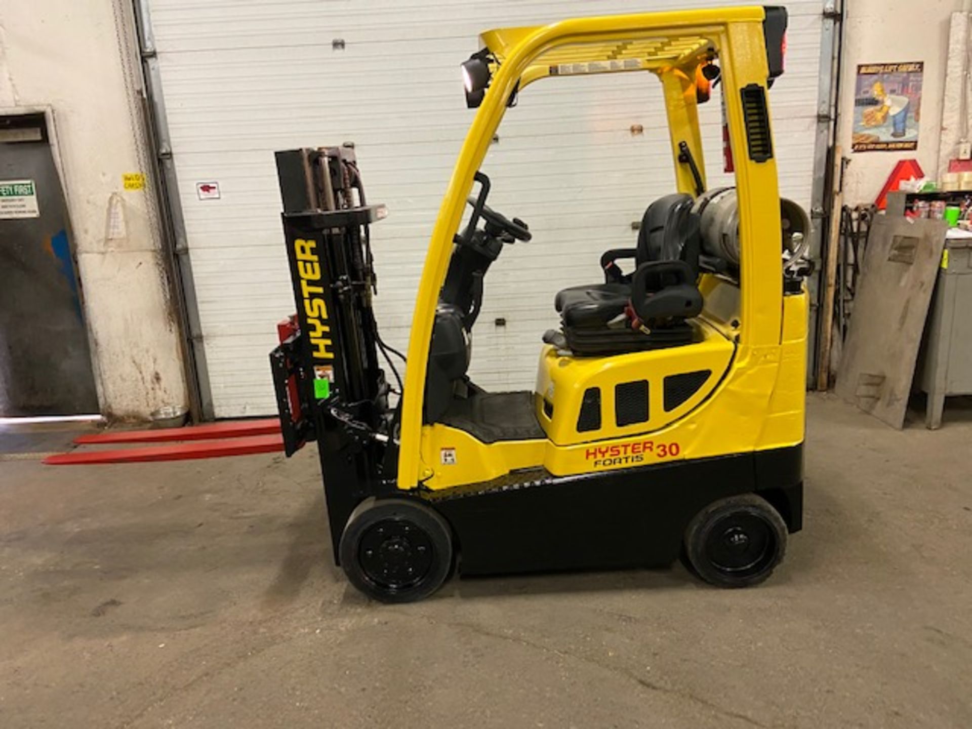 FREE CUSTOMS - 2015 Hyster 3000lbs Capacity Forklift LPG (propane) with sideshift (no propane tank