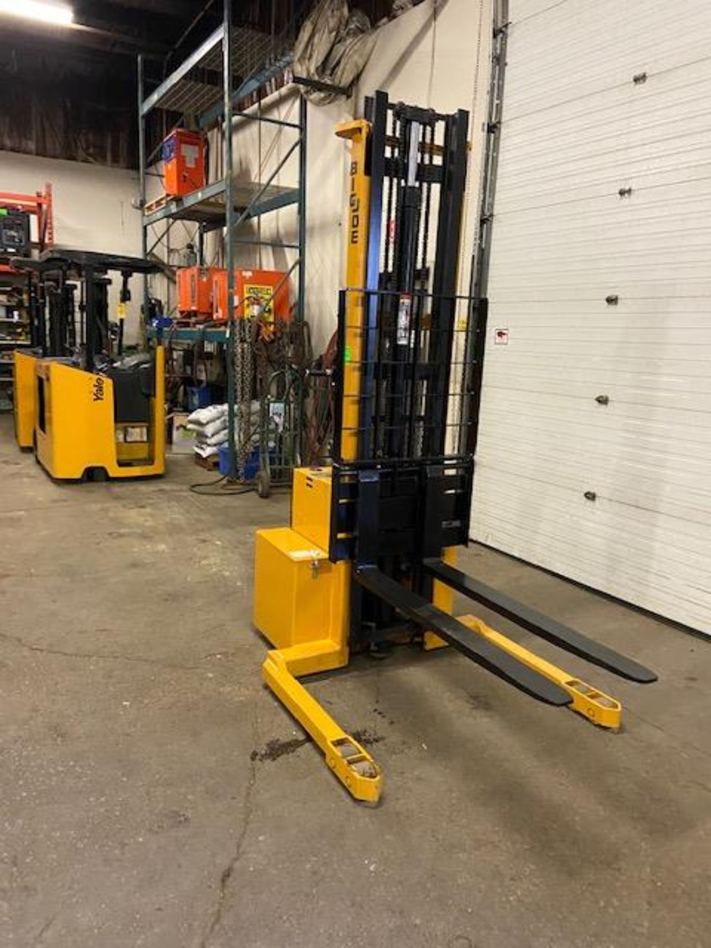 FREE CUSTOMS - Big Joe Order Picker 3000lbs capacity Electric Powered Pallet Cart Lifter EXTREMELY - Image 2 of 3