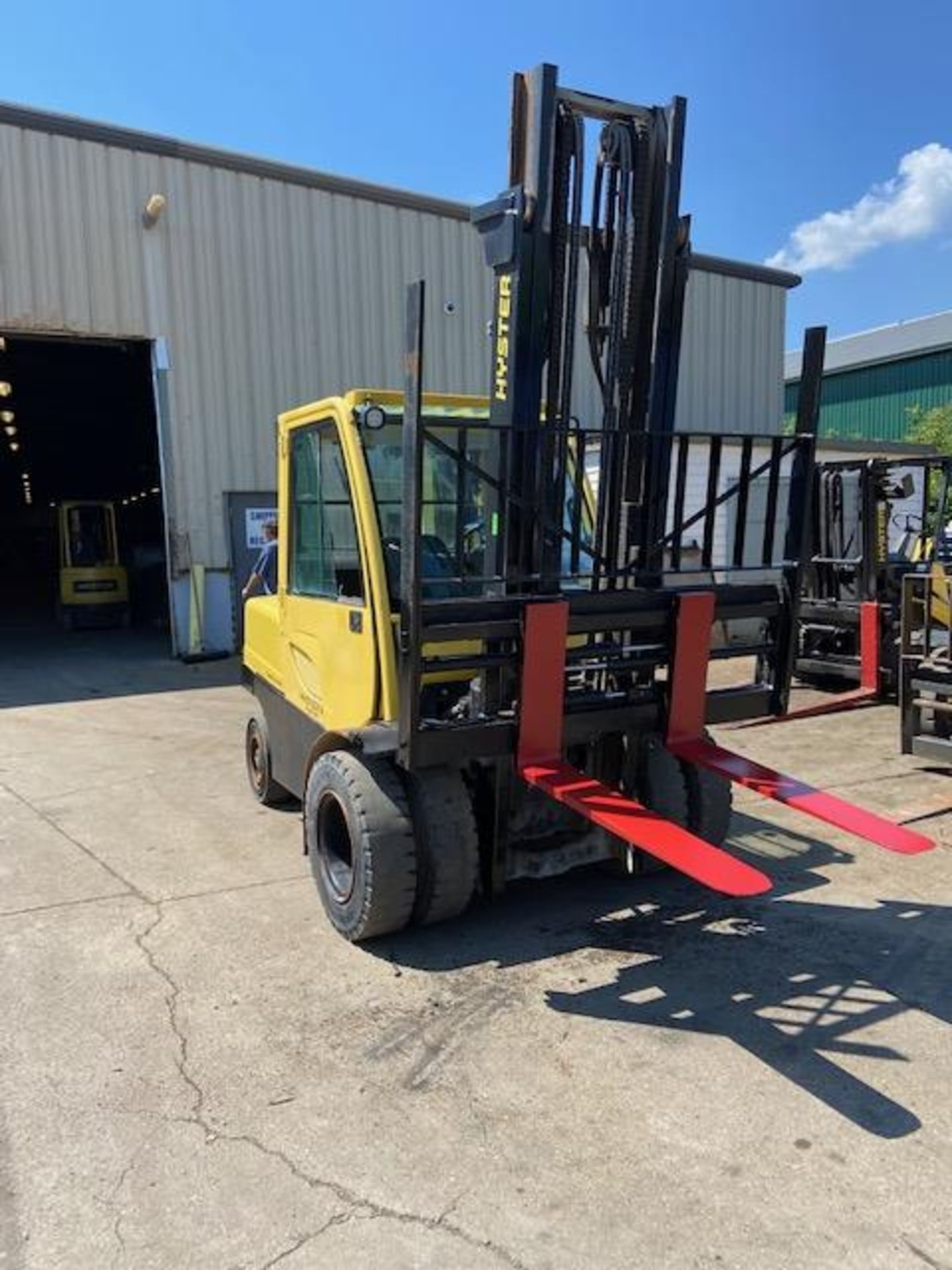 FREE CUSTOMS - 2016 Hyster 10,000lbs Capacity Turbo Diesel OUTDOOR Forklift Diesel DUAL FRONT - Image 3 of 4