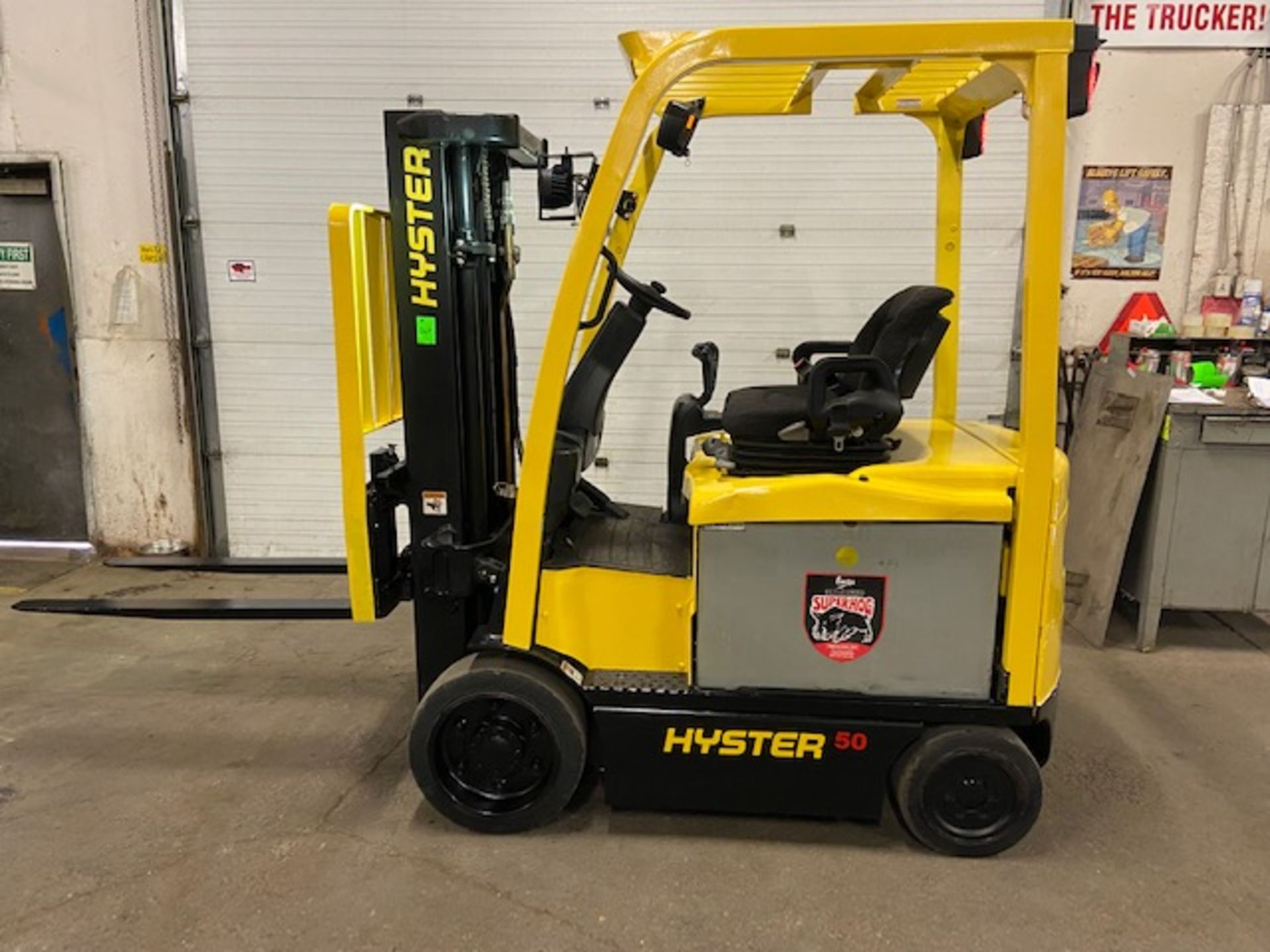 FREE CUSTOMS - 2013 Hyster 5000lbs Capacity Forklift Electric with 3-STAGE MAST with sideshift