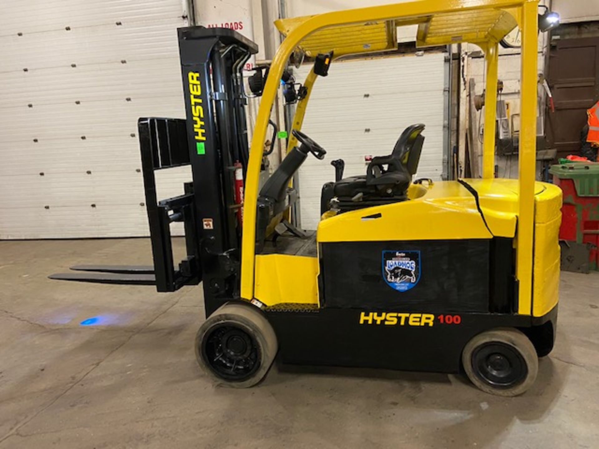 FREE CUSTOMS - 2014 Hyster 10000lbs Capacity Forklift Electric with sideshift and 3 stage mast & 54"