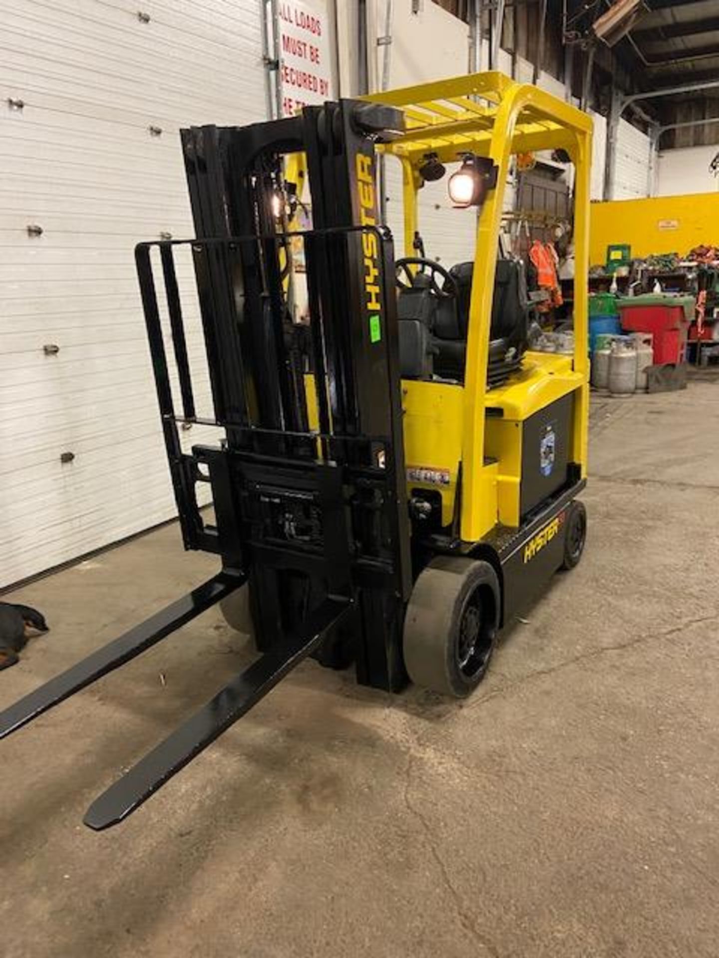 FREE CUSTOMS - 2012 Hyster 5000lbs Capacity Forklift Electric with 3-STAGE MAST with sideshift and - Image 2 of 3