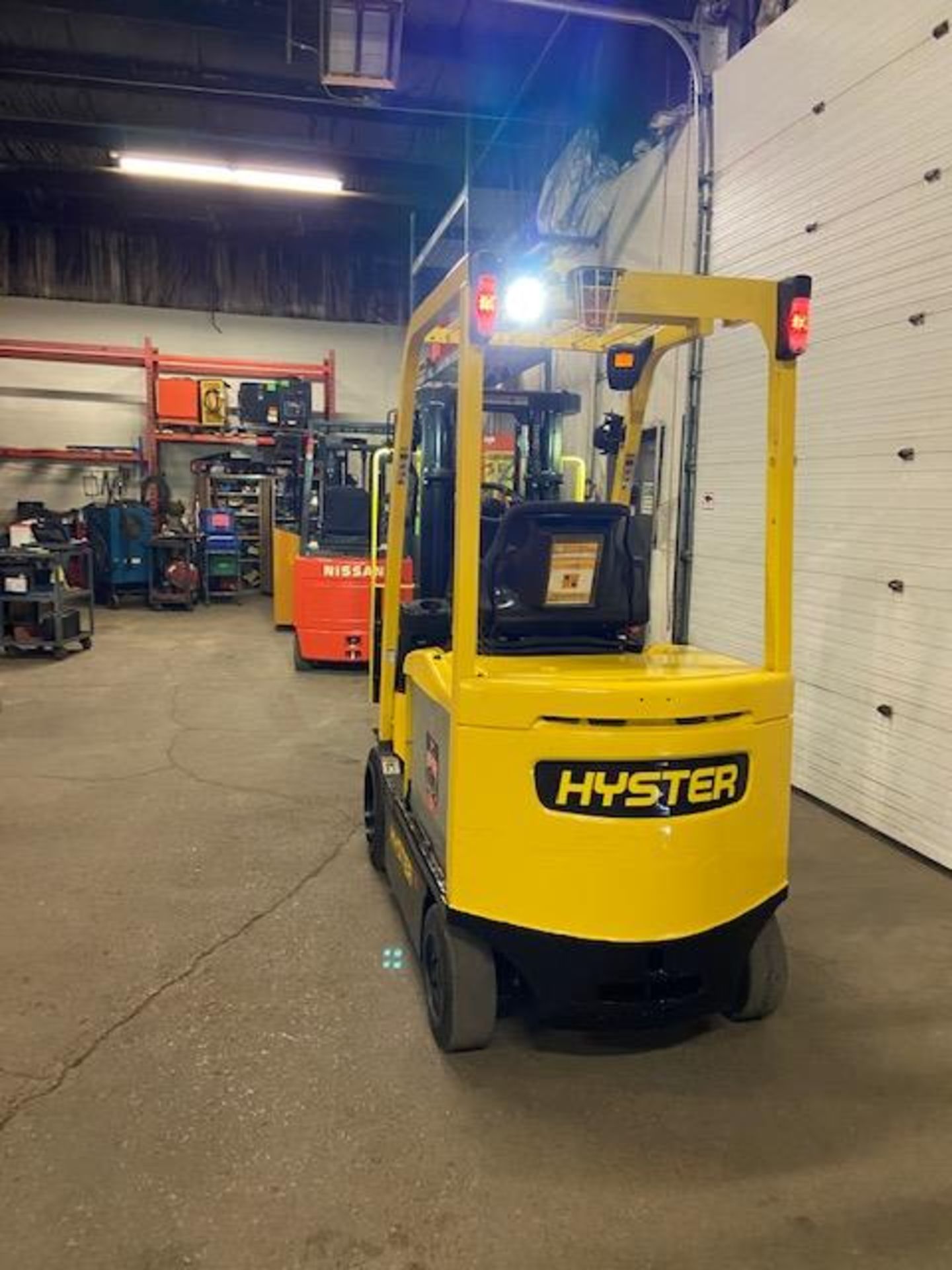 FREE CUSTOMS - 2013 Hyster 5000lbs Capacity Forklift Electric with 3-STAGE MAST with sideshift - Image 3 of 3