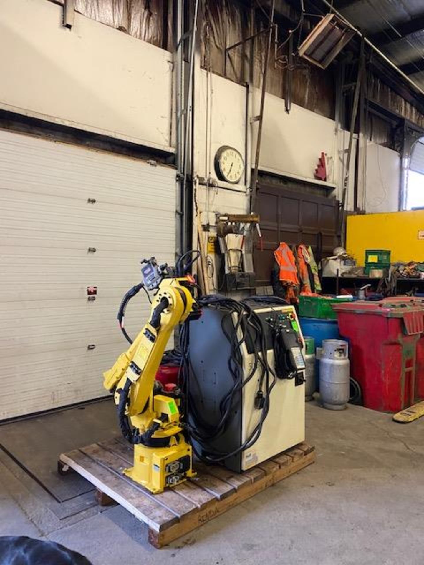 2008 Fanuc Arcmate 120iB / 10L Welding Robot with System FULLY TESTED with R30iA Controller, teach - Image 4 of 4