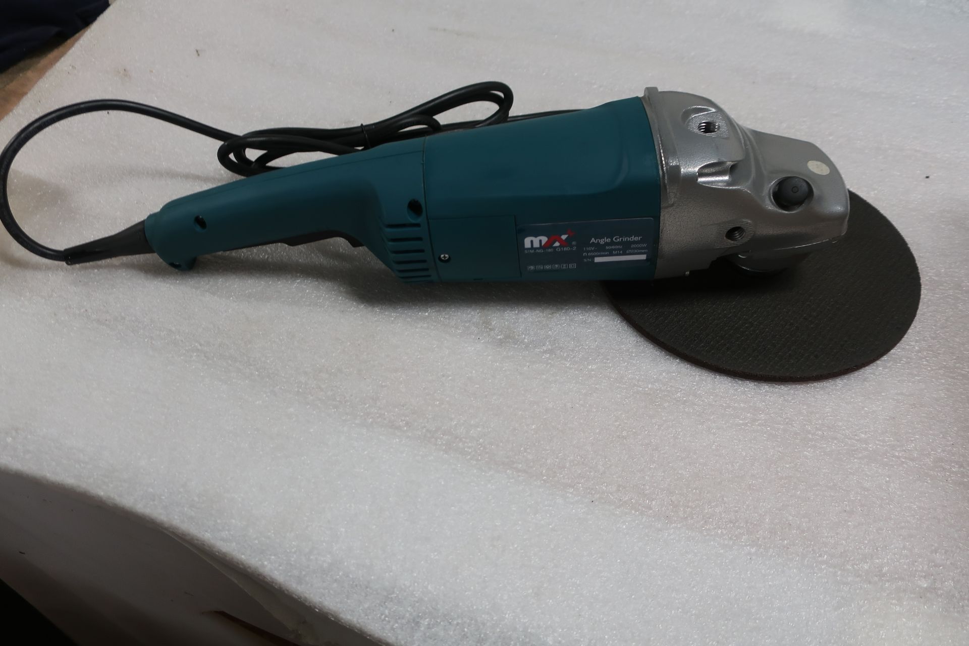 BRAND NEW Max Electric Rotary Hammer unit with 32mm / 1.25" max drilling diameter - model H-321 - Image 2 of 2