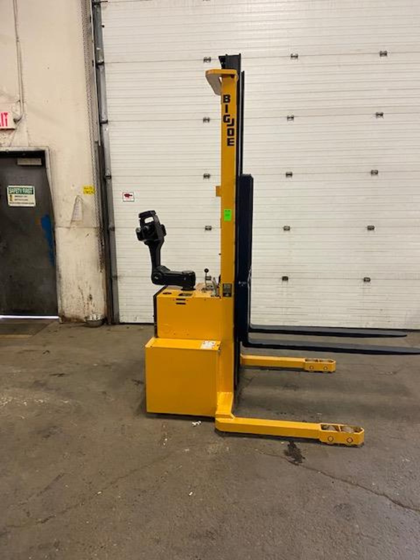 FREE CUSTOMS - Big Joe Order Picker 3000lbs capacity Electric Powered Pallet Cart Lifter EXTREMELY