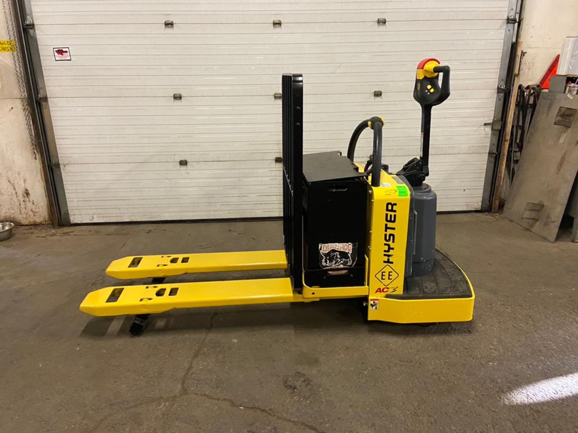 2008 Hyster RIDE ON Electric Powered Pallet Cart Walkie Lift 6000lbs capacity with VERY LOW HOURS